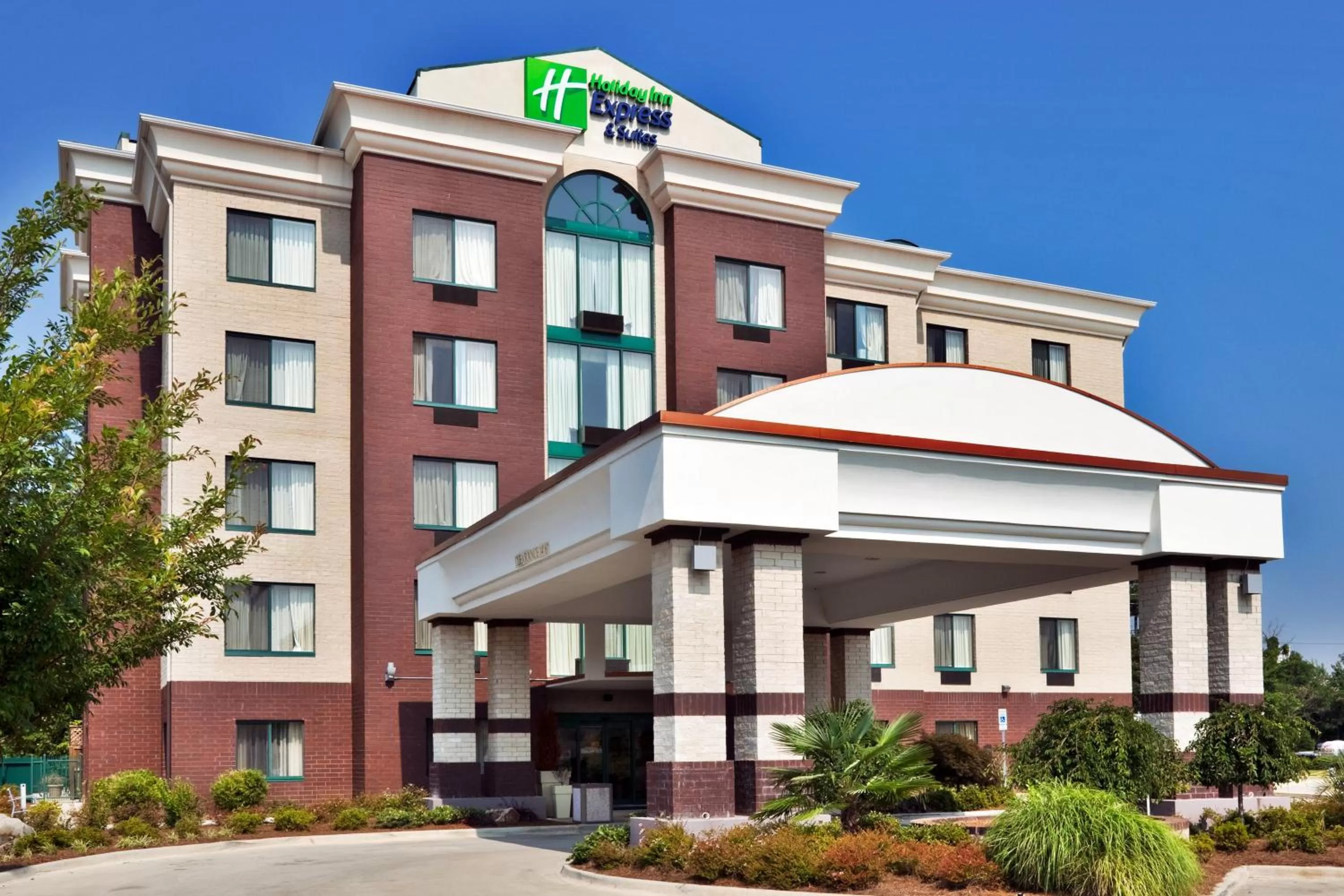 Holiday Inn Express Hotel & Suites Birmingham - Inverness 280 by IHG