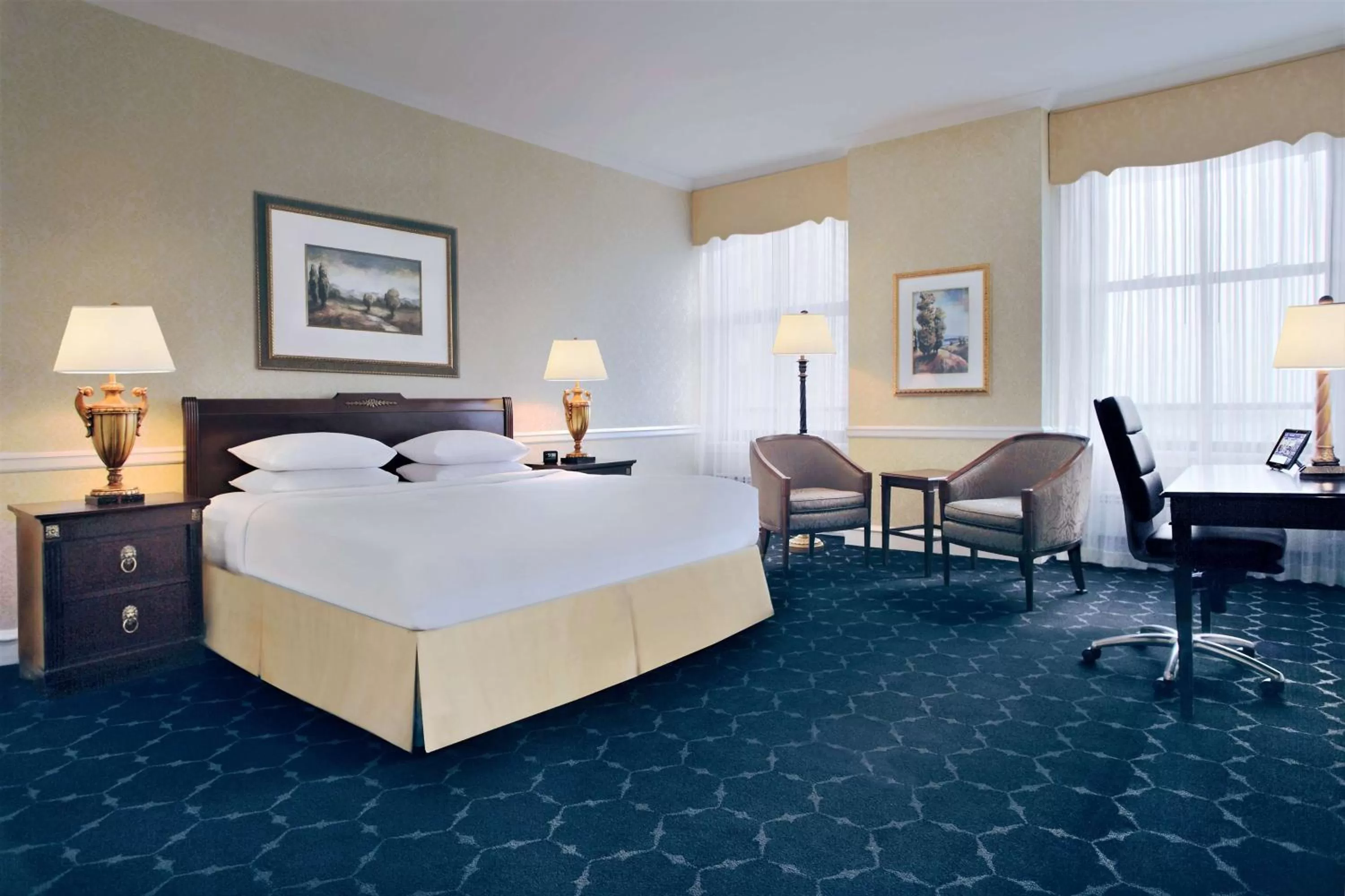 King Room with Bath Tub - Mobility/Hearing Accessible  in The Drake Hotel