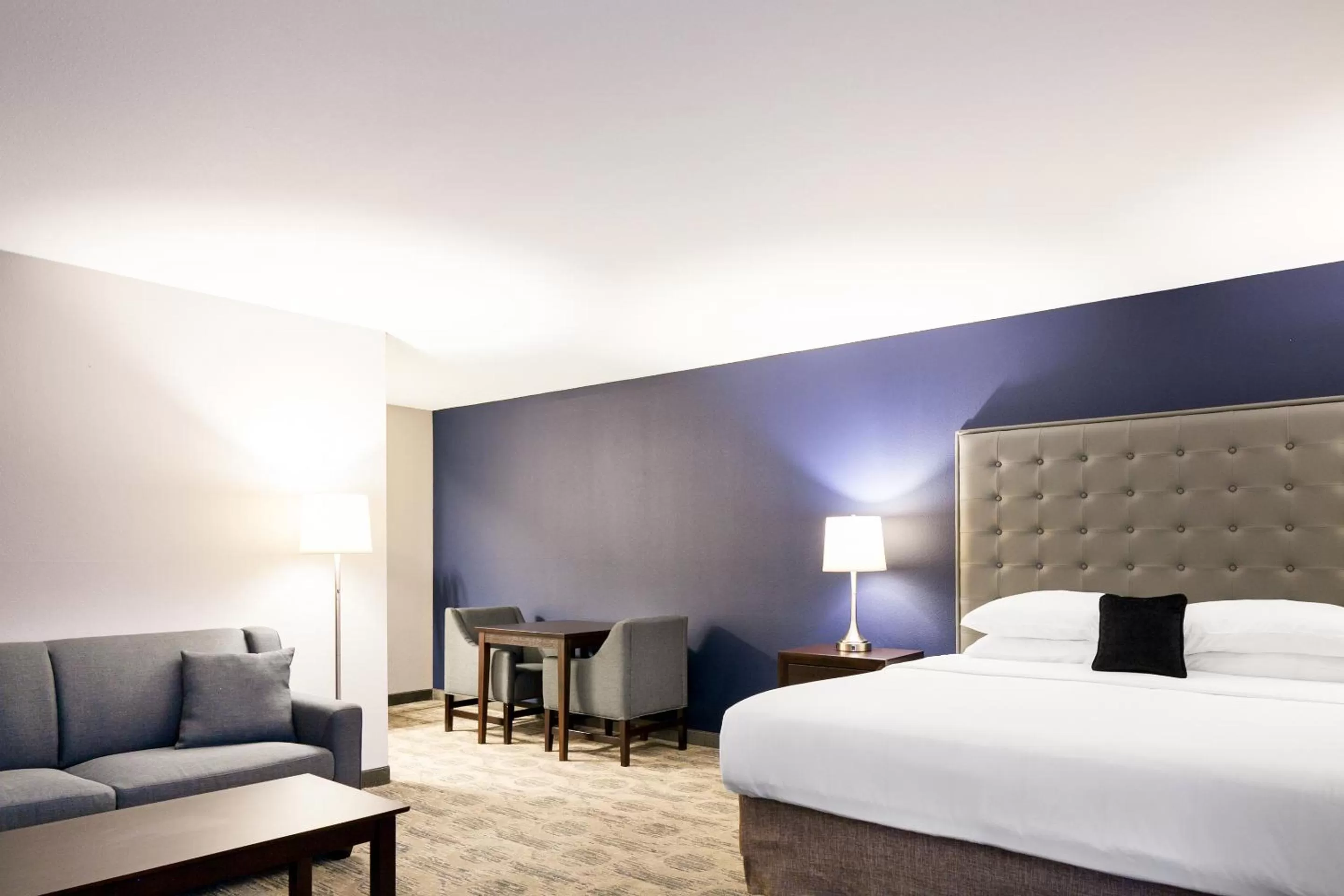 Junior Suite in Garner Hotel Auburn - Seattle by IHG