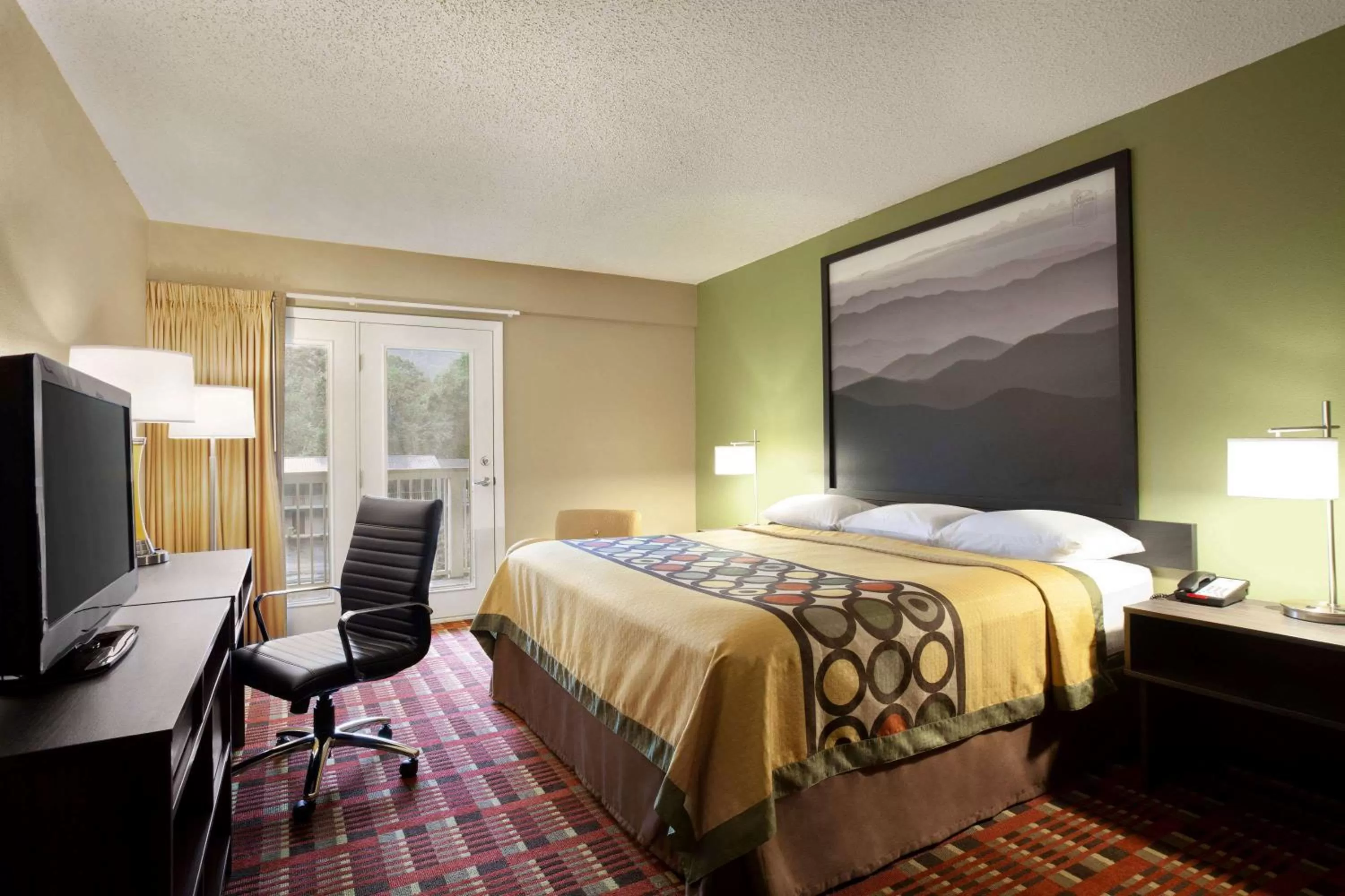 King Room - Mobility Access/Non-Smoking in Super 8 by Wyndham Cherokee