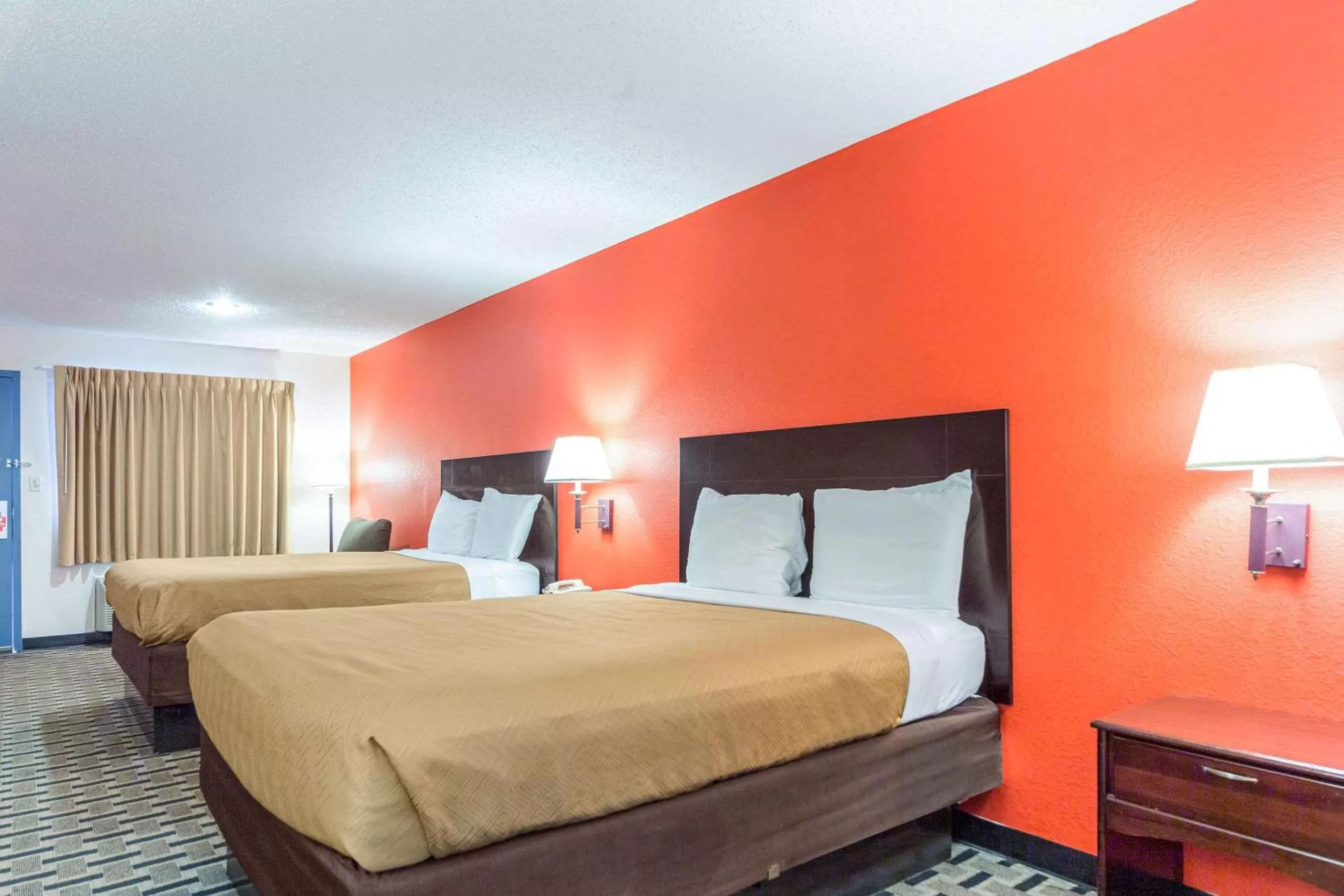 Double Room with Two Double Beds - Smoking in Econo Lodge Laurel