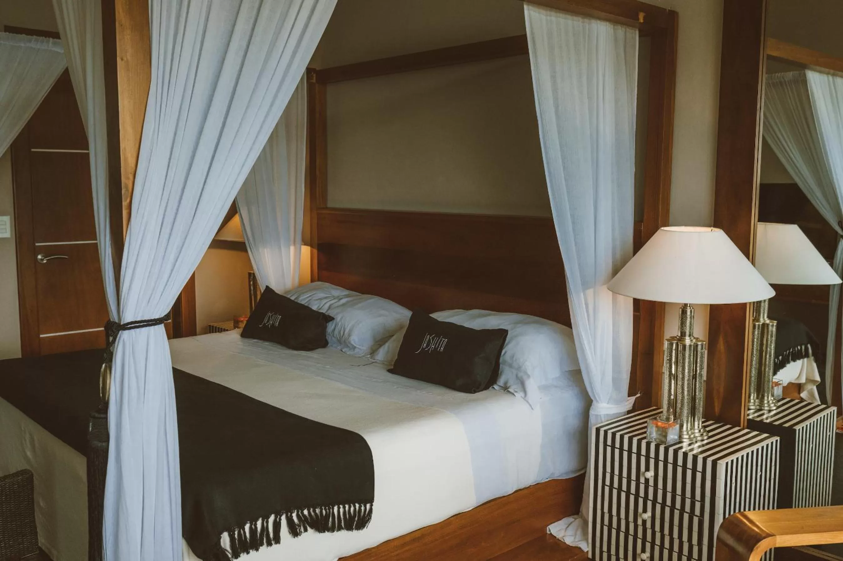 Deluxe Suite with Sea View in Jashita Hotel