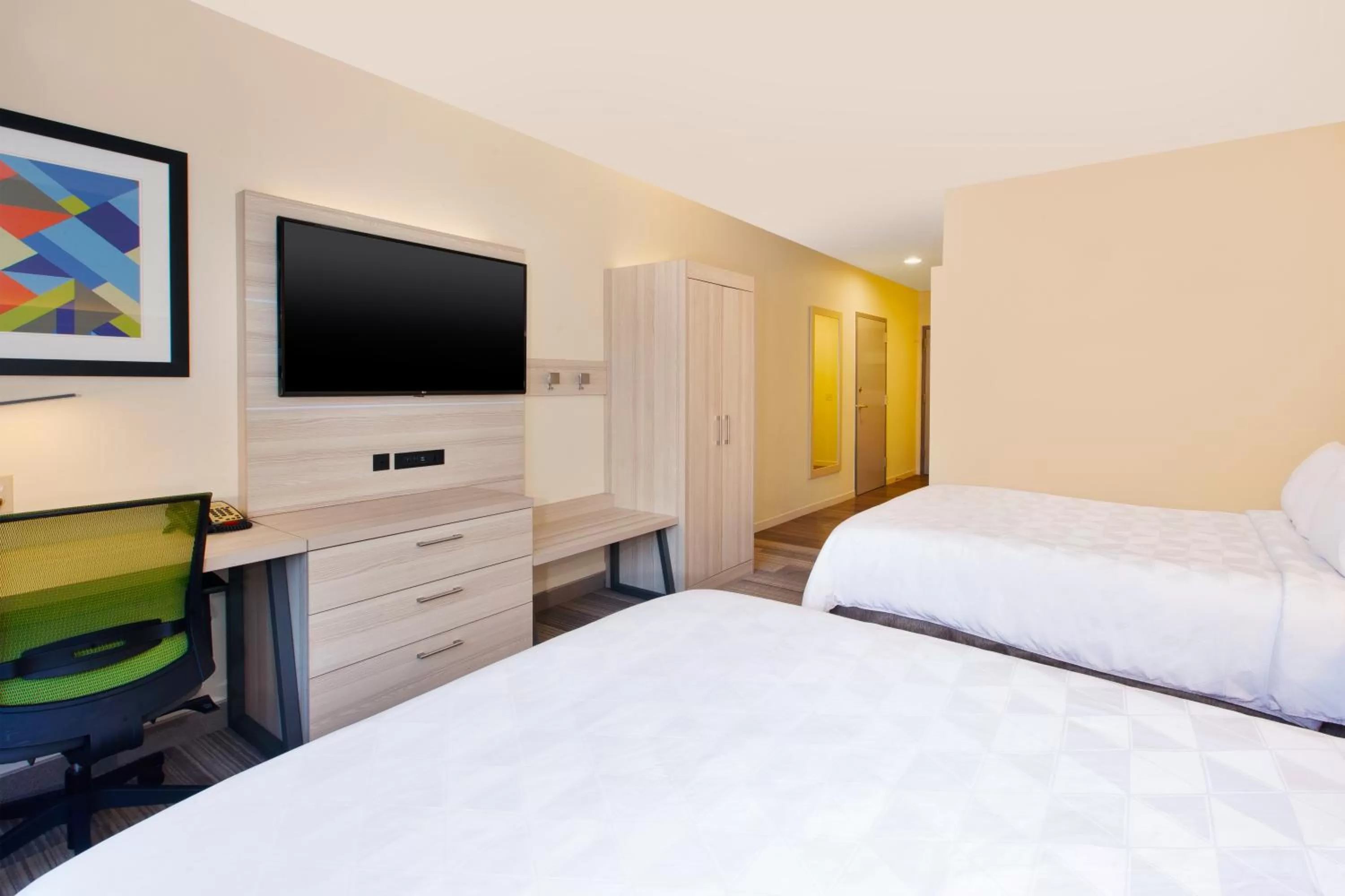 Standard Queen Room with Two Queen Beds and Mobility Accessible Tub in Holiday Inn Express Absecon-Atlantic City Area by IHG