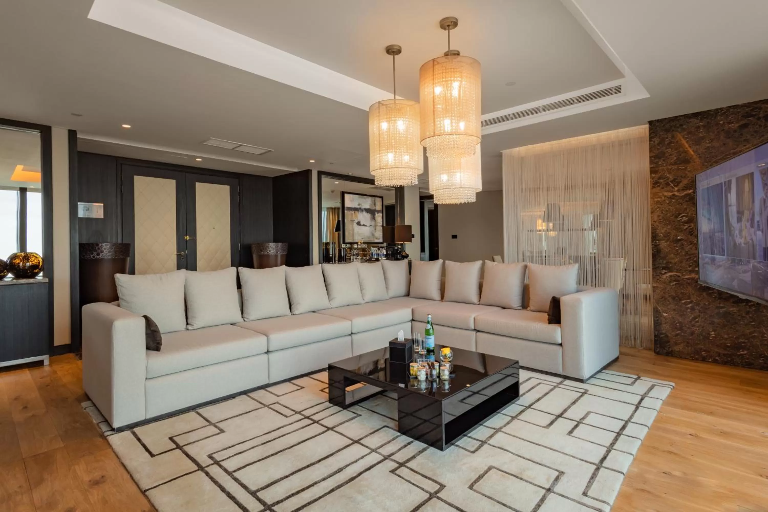 Crown Suite Boulevard View in Amman Rotana