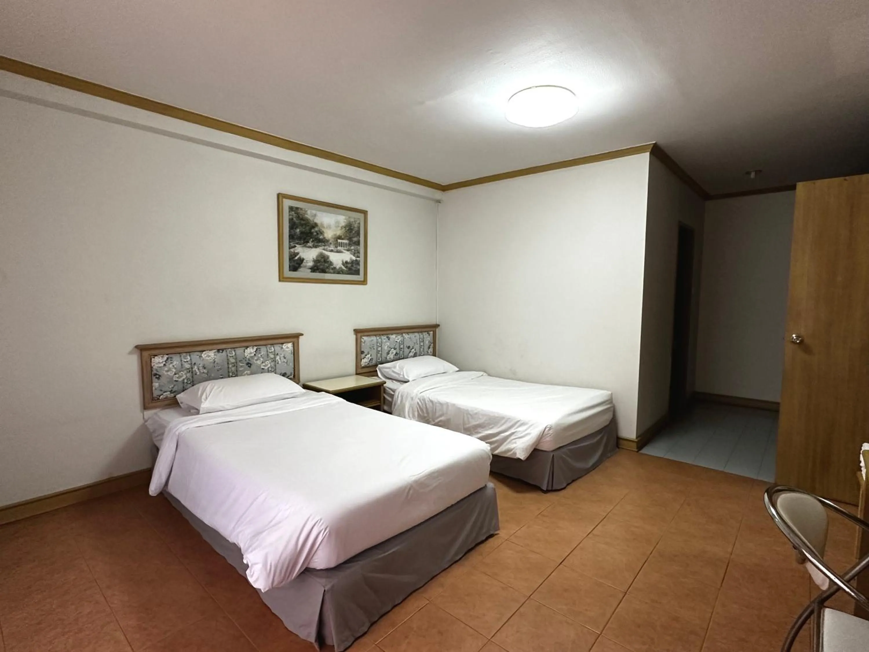 One-Bedroom Suite - single occupancy in Garden Paradise