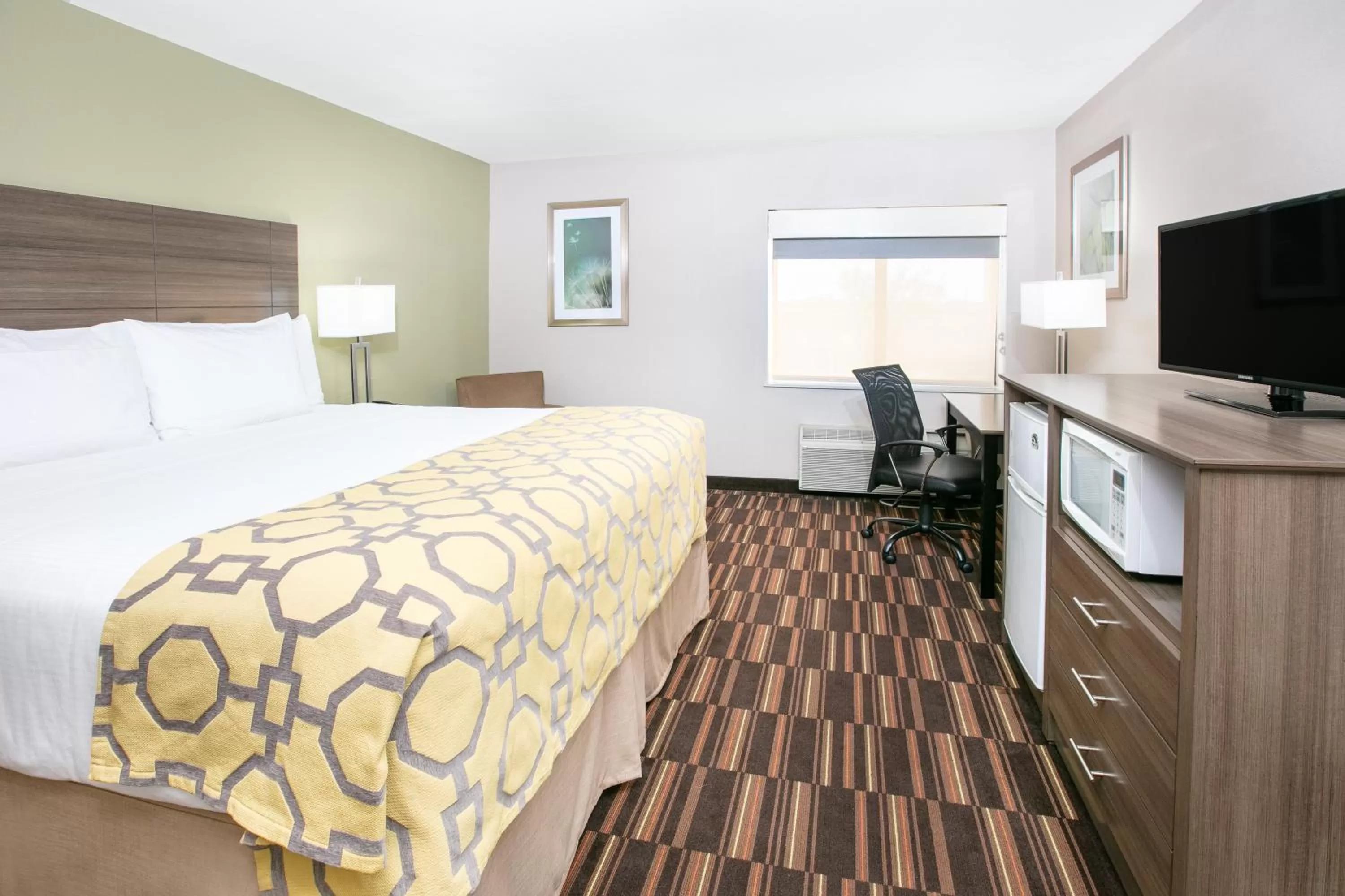King Room - Non-Smoking in Baymont by Wyndham Plano