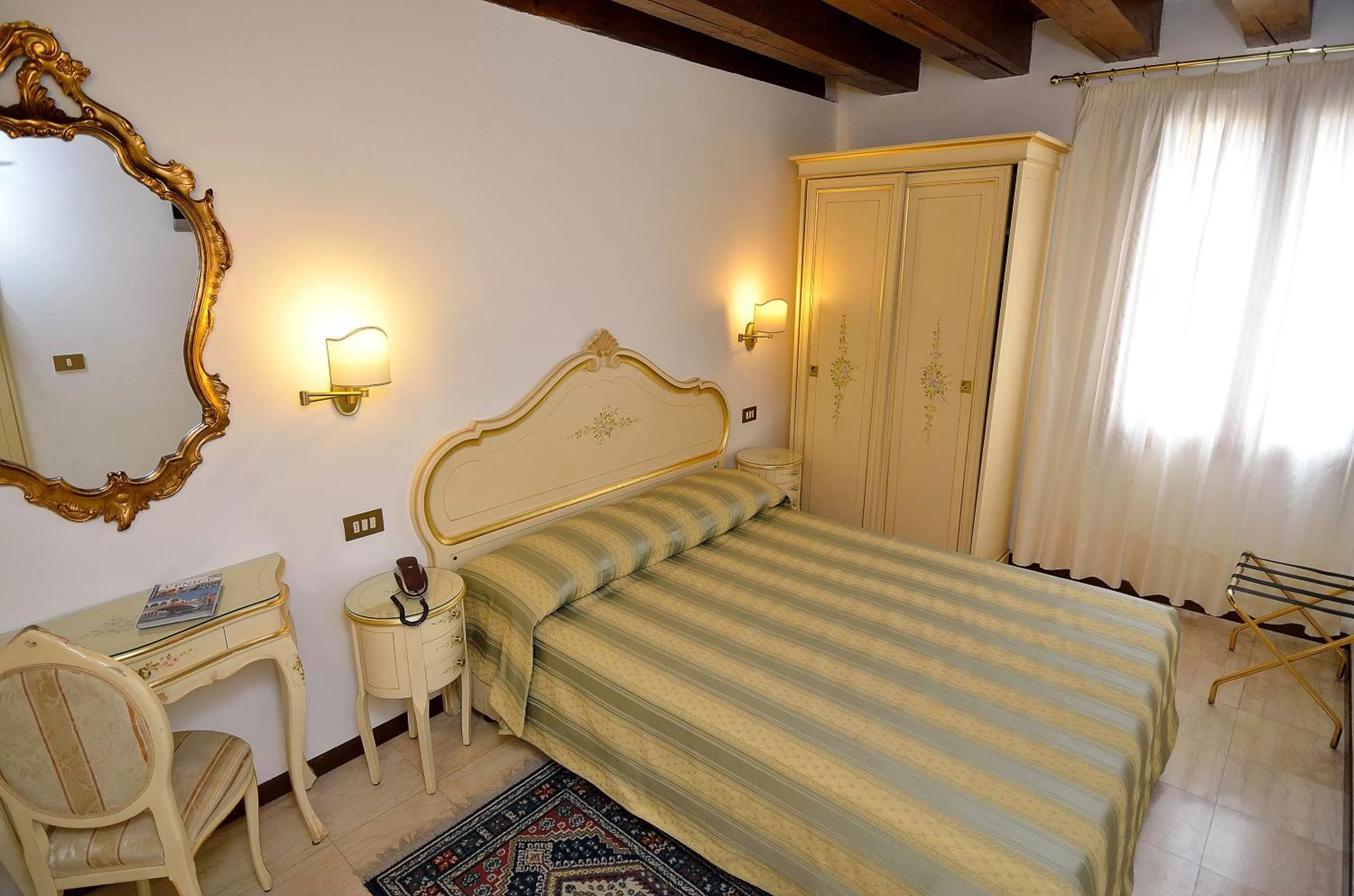 Single Room in Hotel Orion