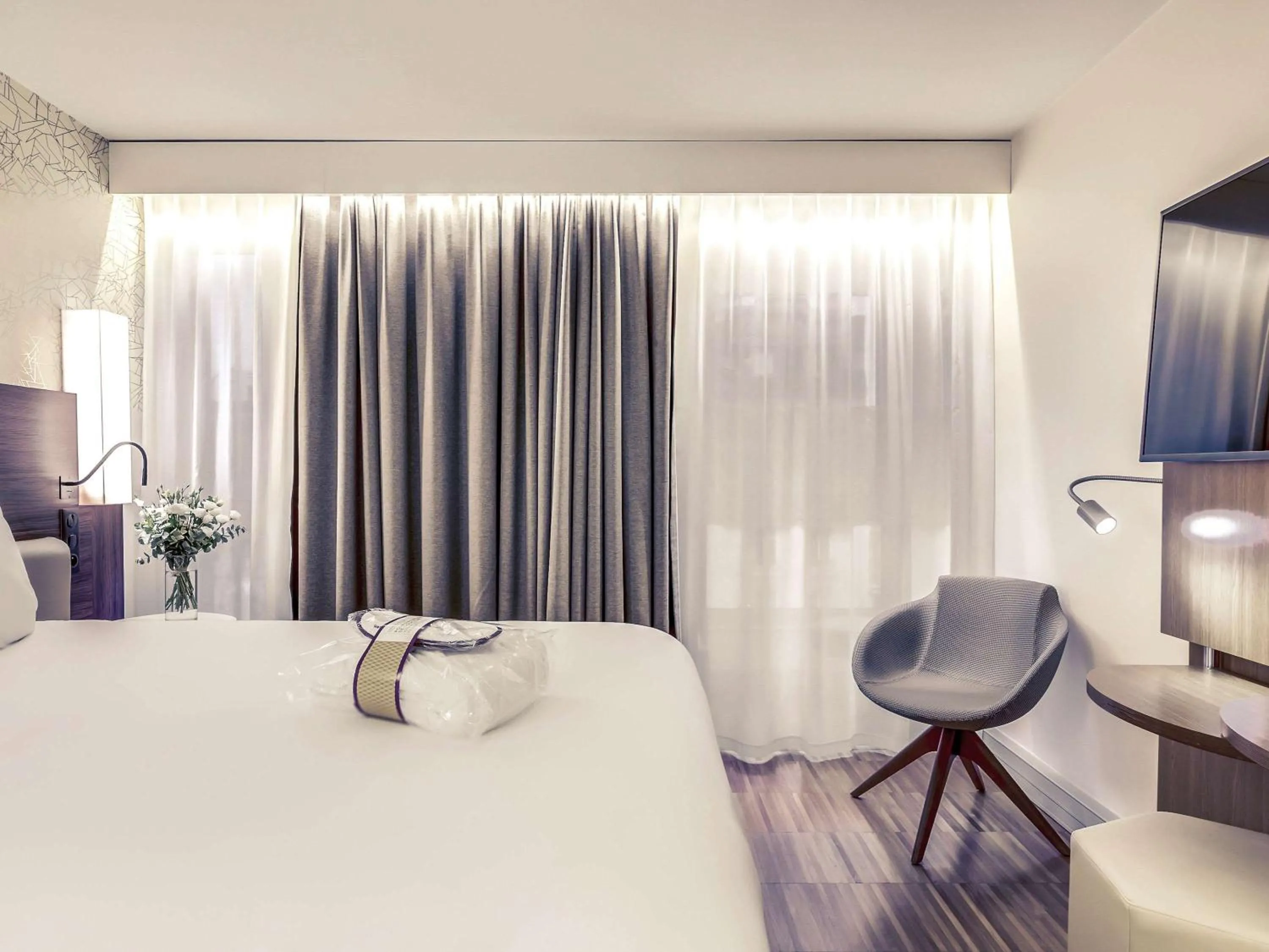 Privilege Double Room in Mercure Paris Arc de Triomphe Etoile