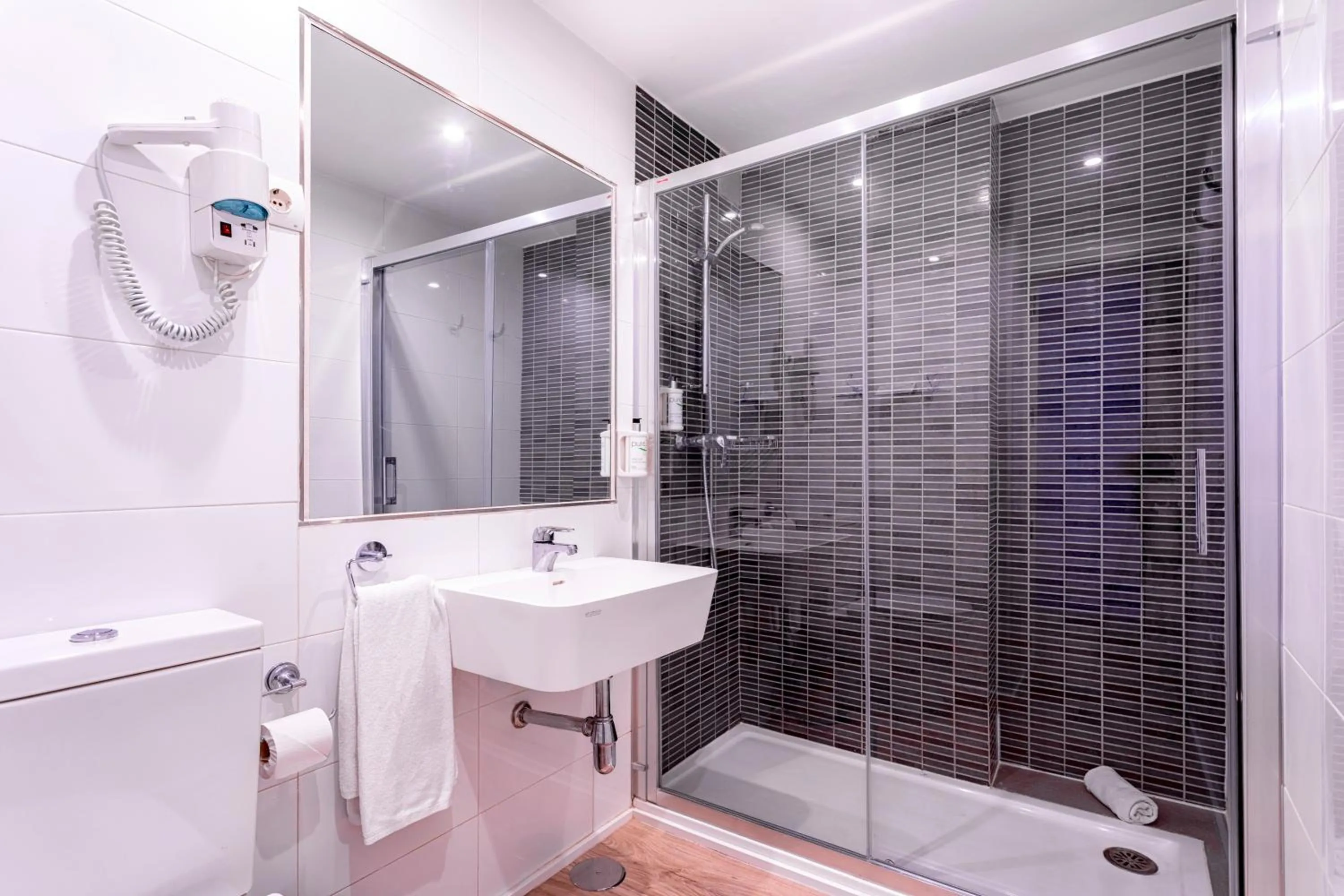 Double Room with Pool View (2 Double Beds) in Palmasol