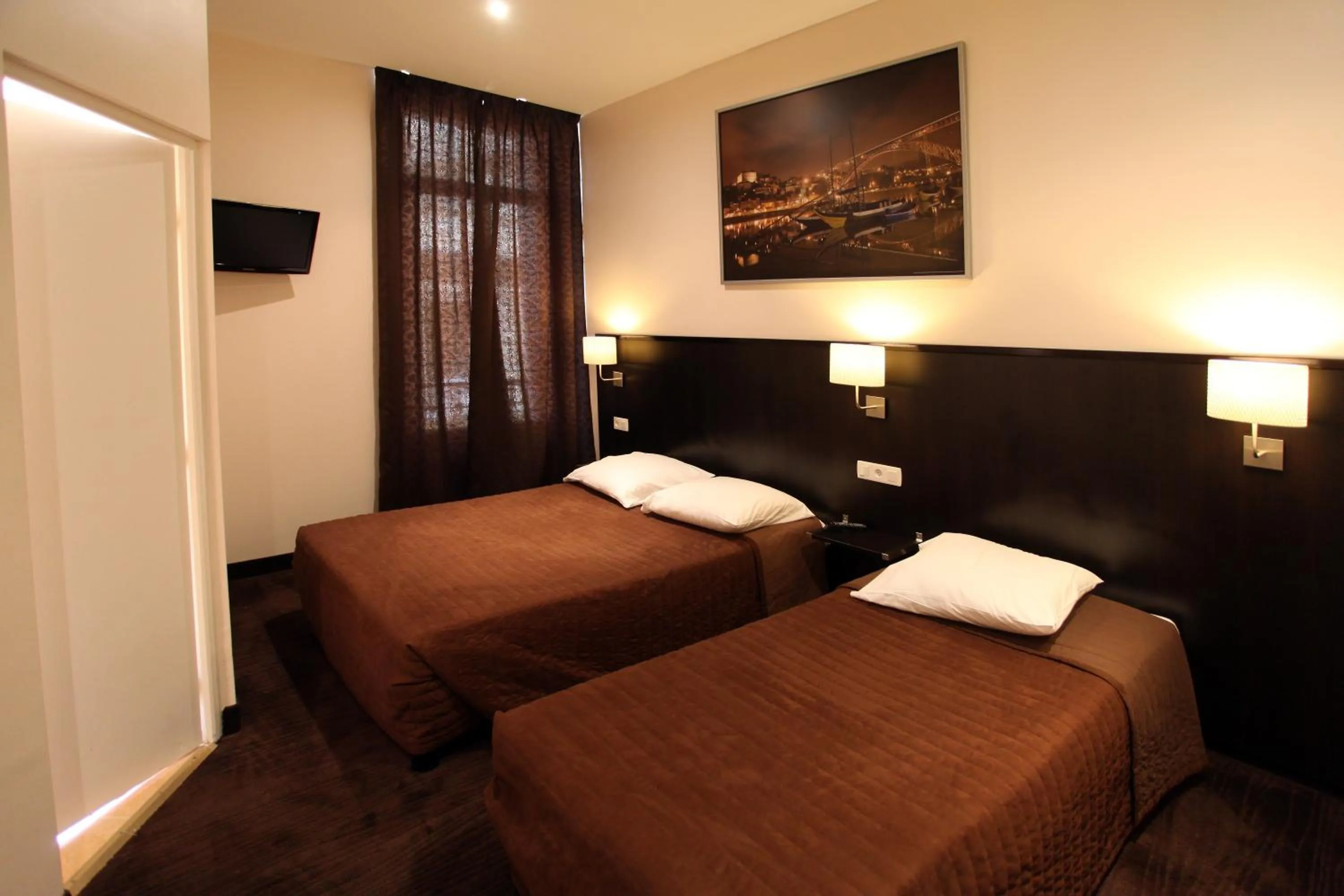 Twin Room in Trocadero