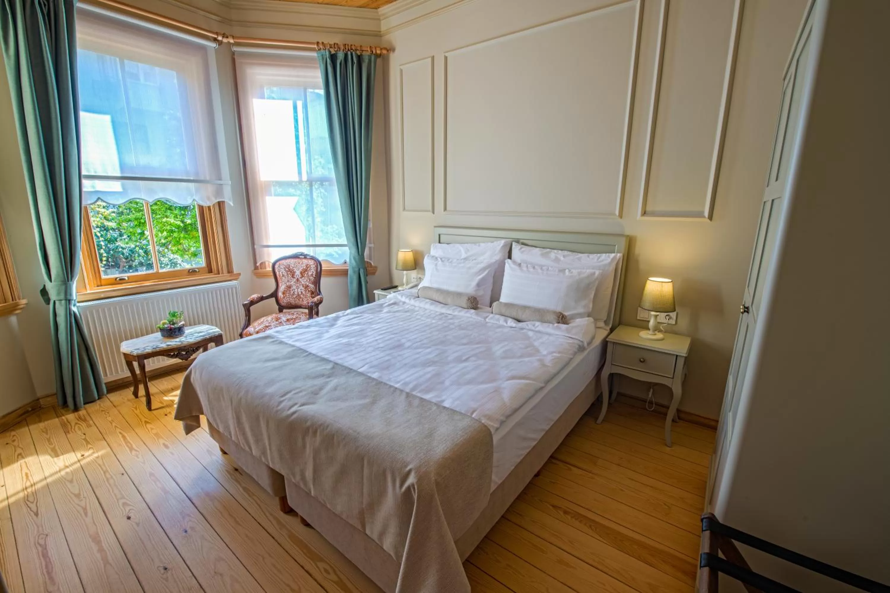 Large Double Room in İkiz Konak Boutique Hotel