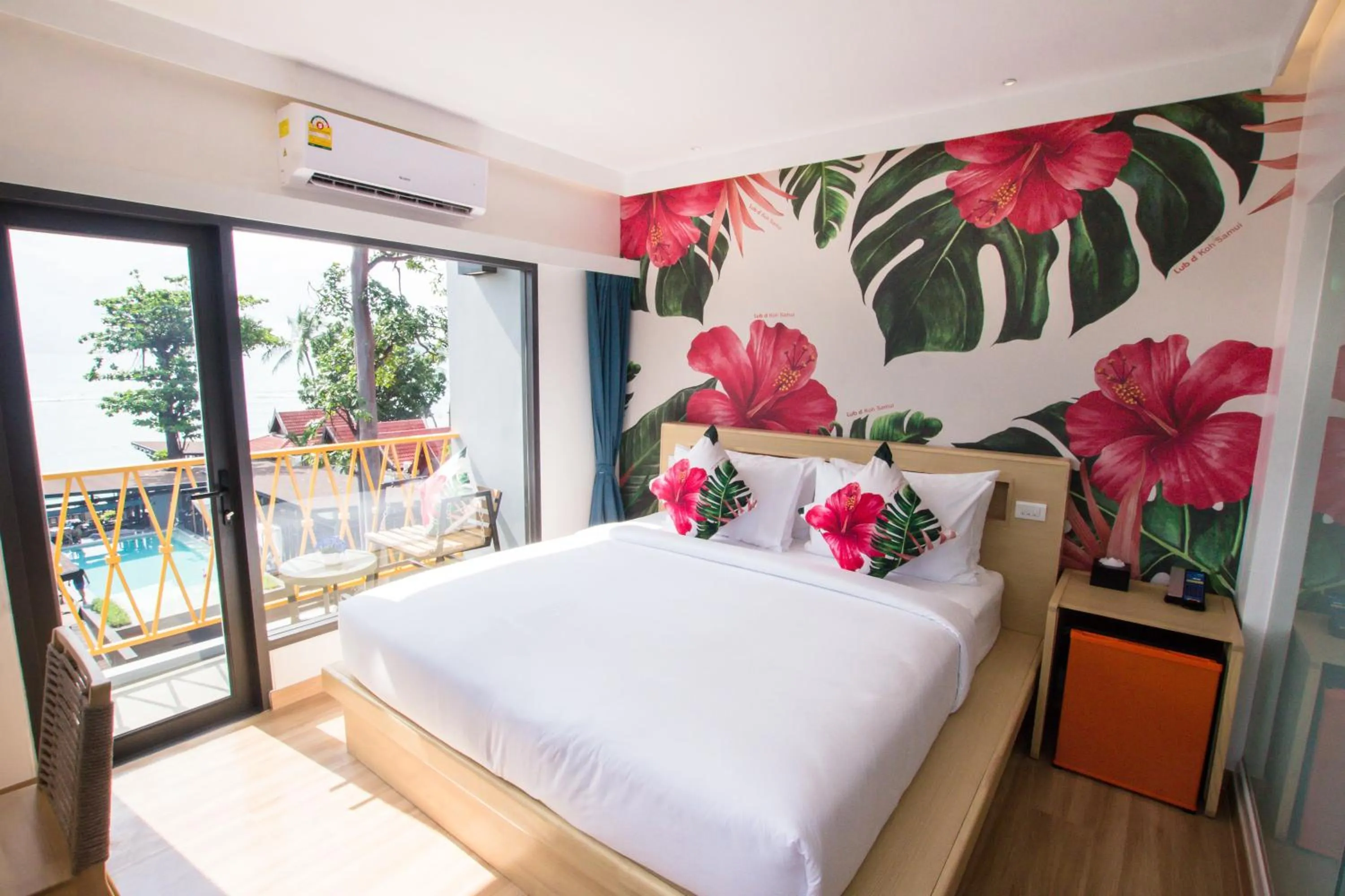 Deluxe Sea View King Room  in Lub d Koh Samui Chaweng Beach - Beachfront & Vibrant Social Vibe