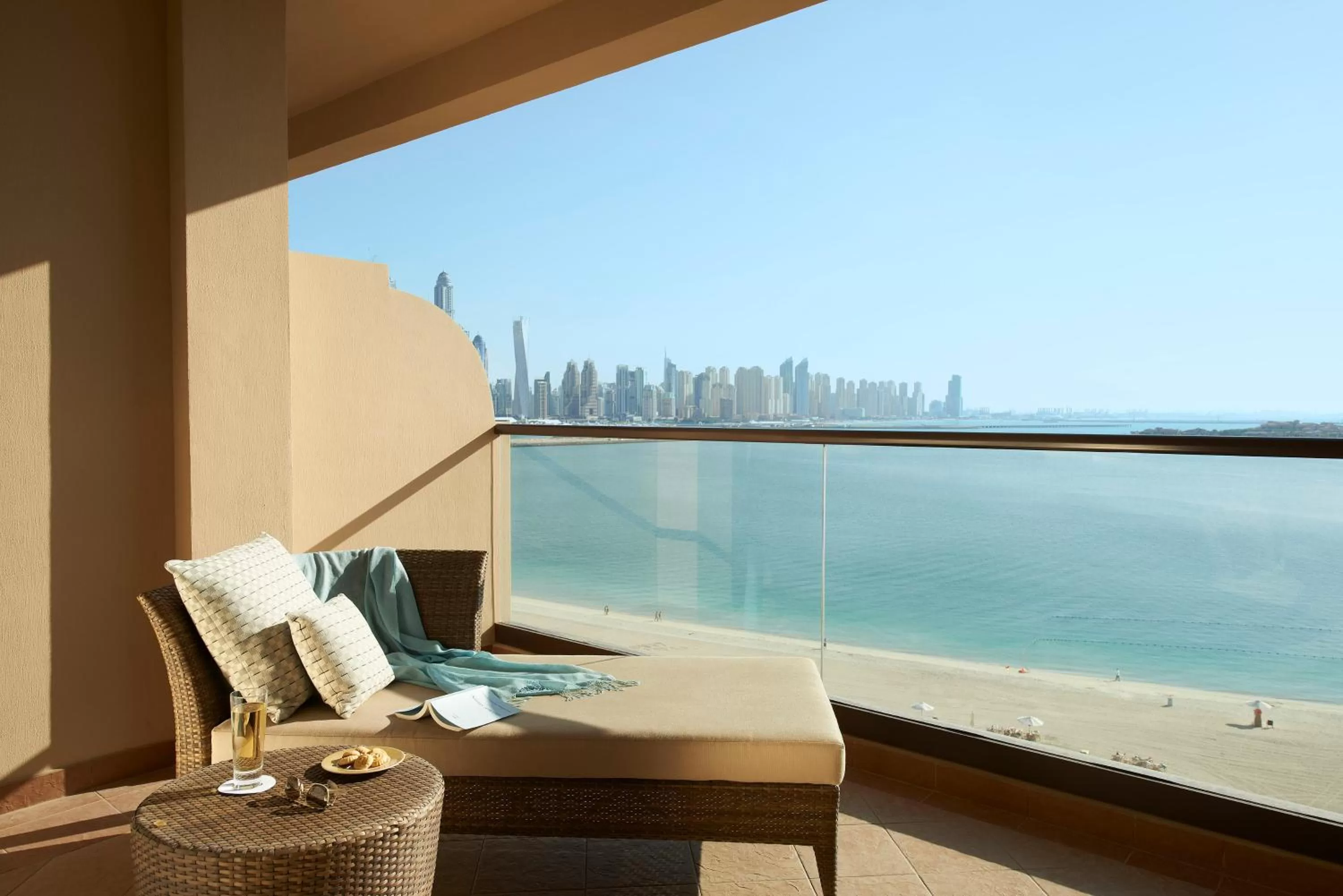 Deluxe King Room with Palm Sea View in Fairmont The Palm