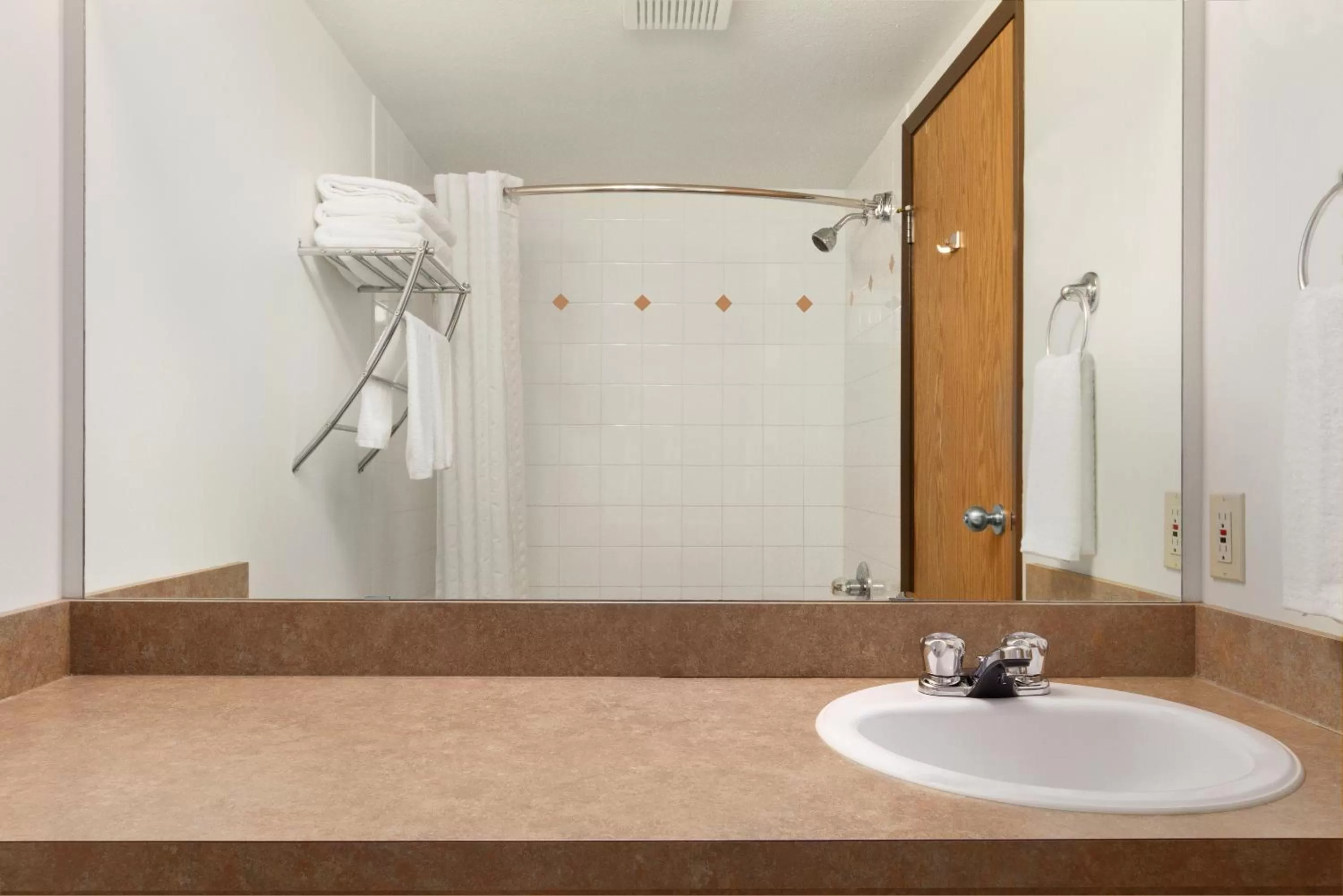 One-Bedroom King Suite - Non-Smoking in Super 8 by Wyndham Yellowknife