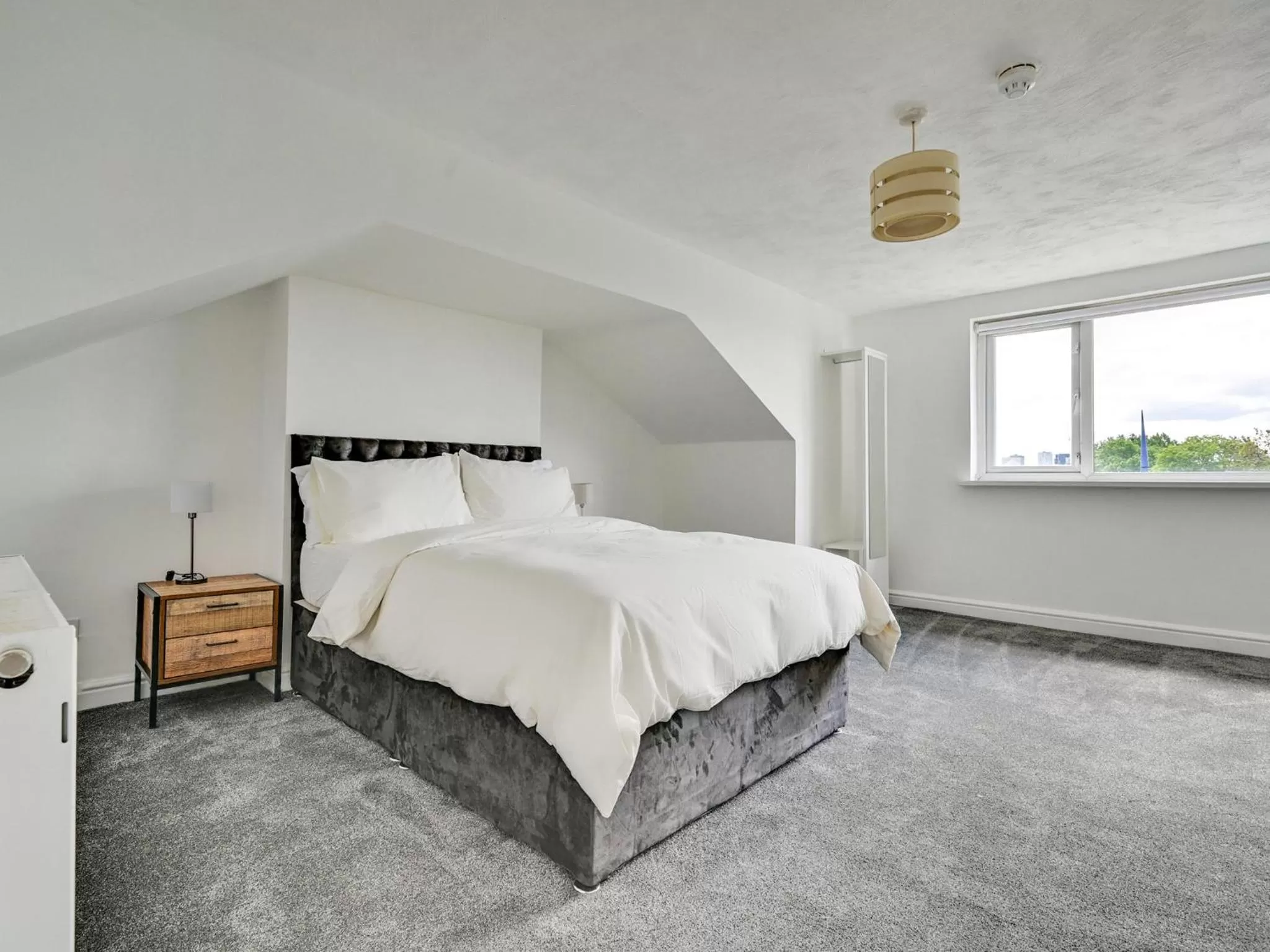 Deluxe Double Room in Albert View Rooms