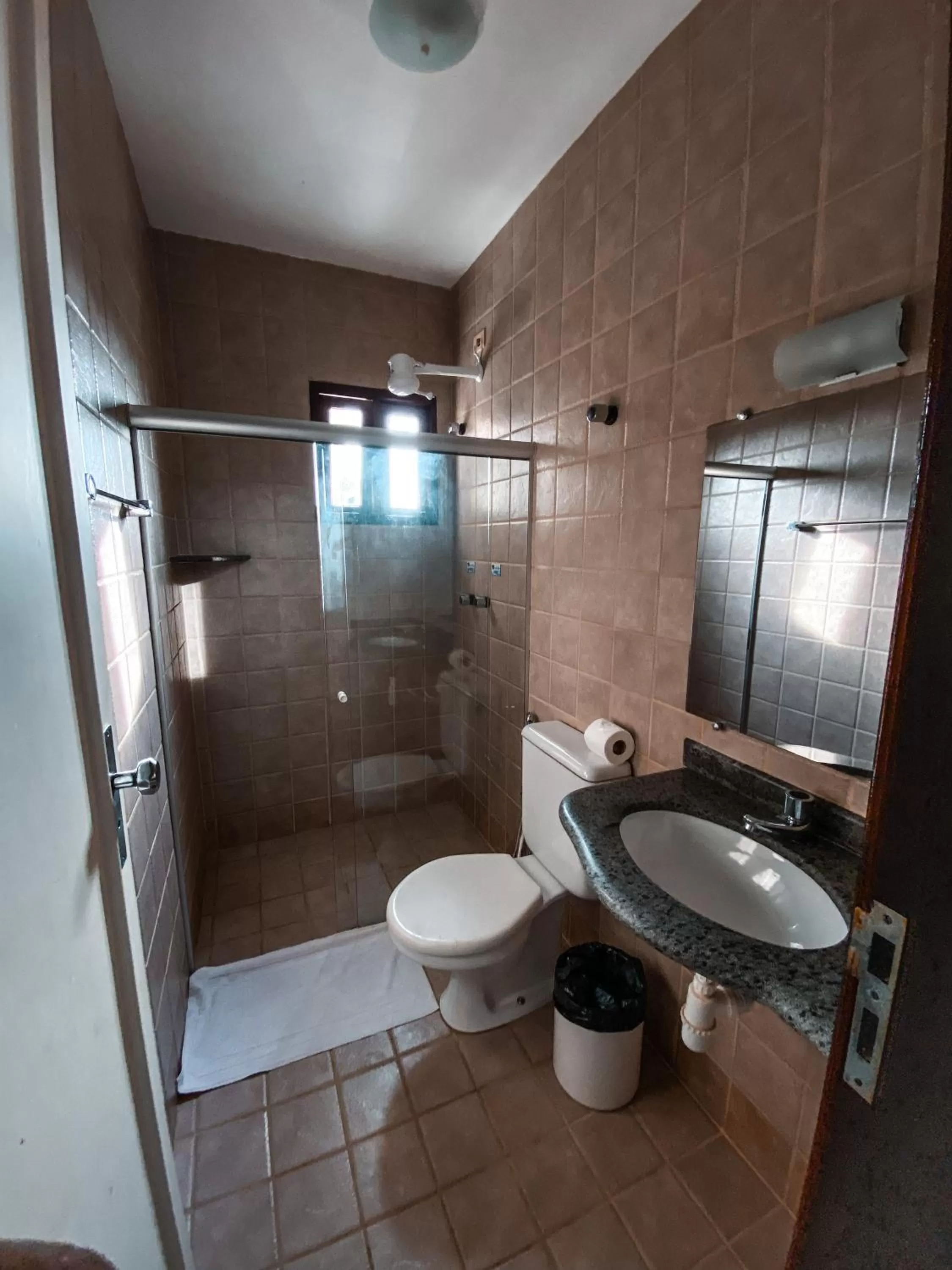 Large Double or Twin Room in Pousada e Chale Porto Paraiso