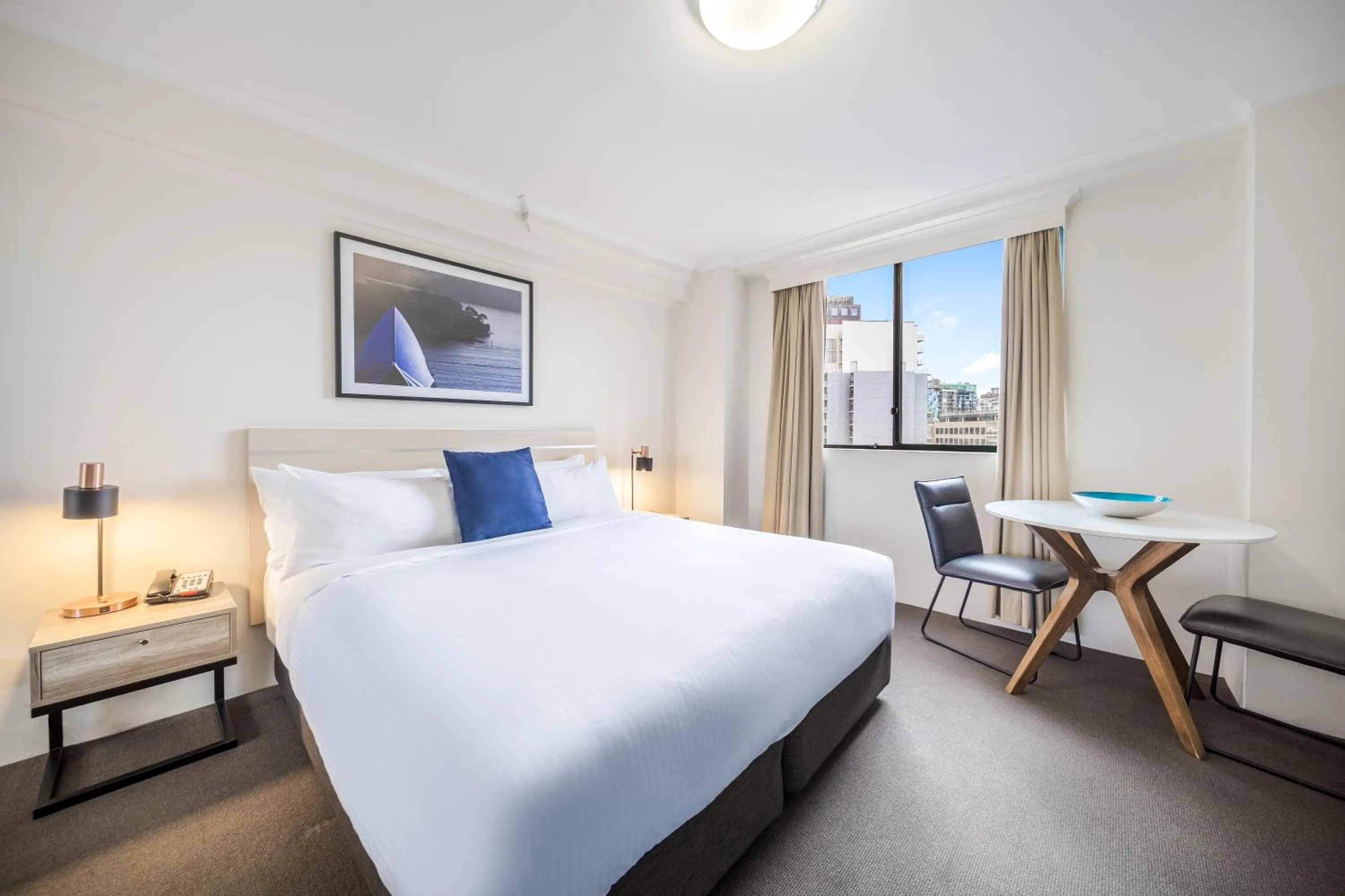 Oaks Sydney Castlereagh Suites