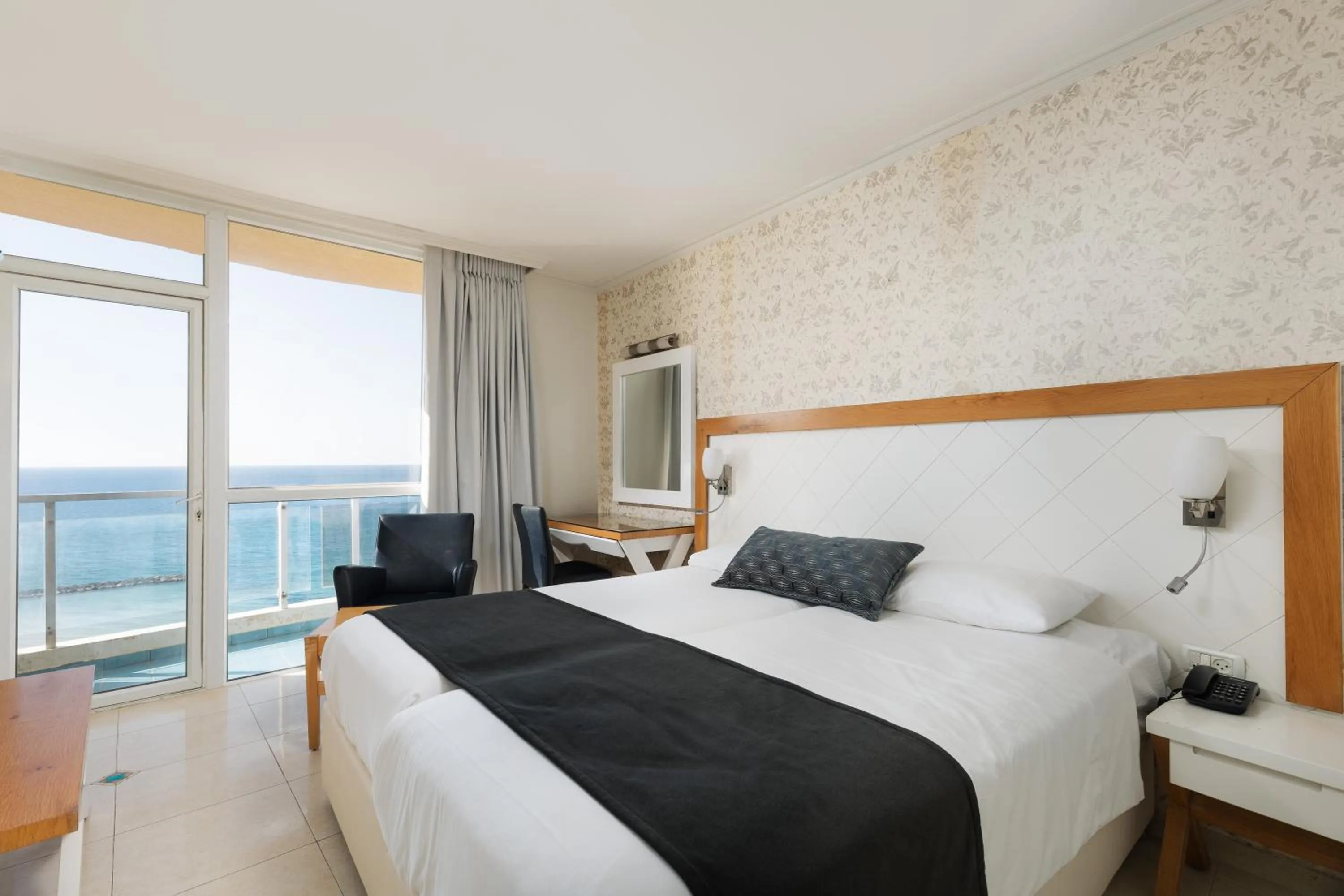 Superior Room With Sea View & Bath - single occupancy in Residence Hotel