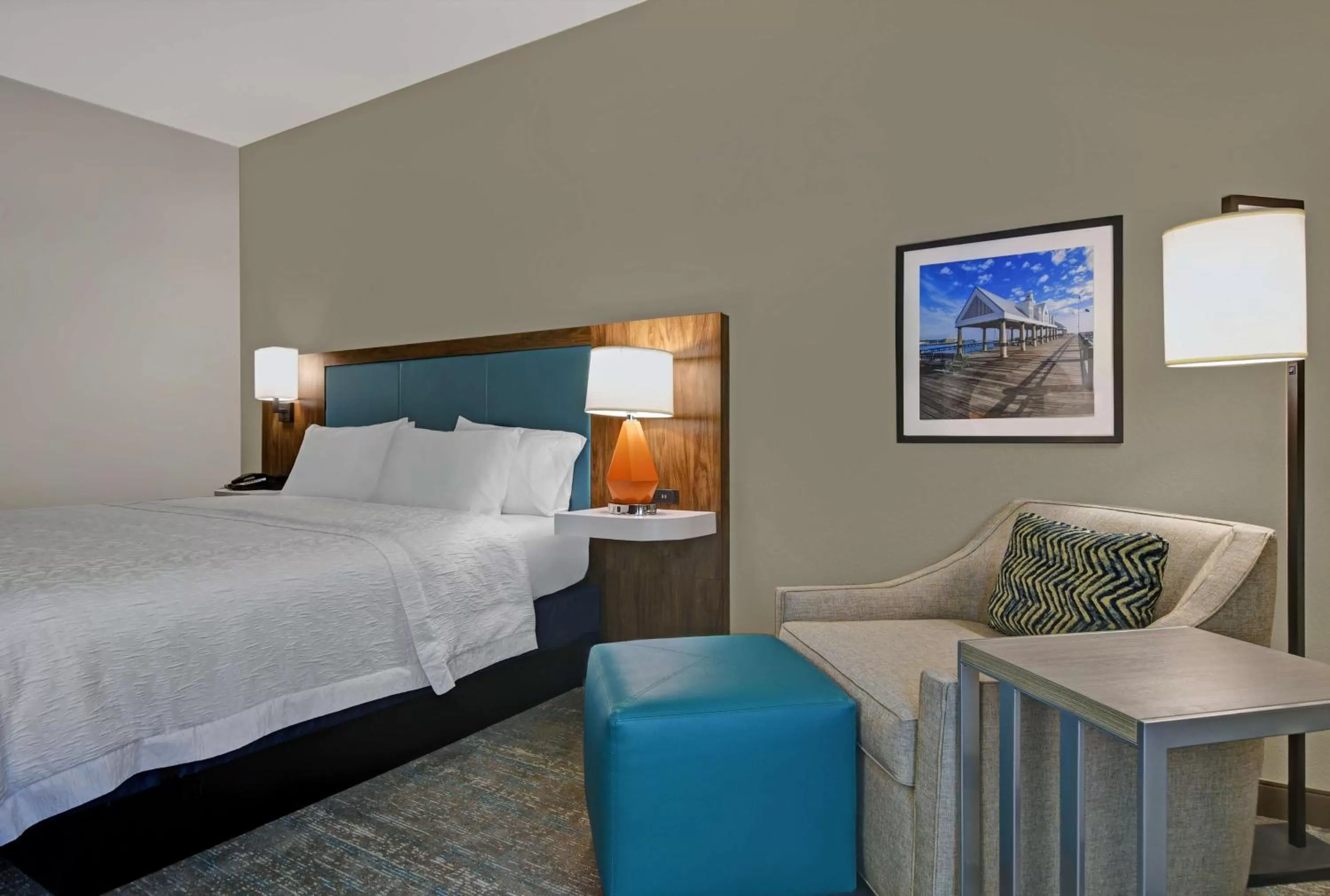 King Room with King Bed - Non-Smoking in Hampton Inn Patriots Point