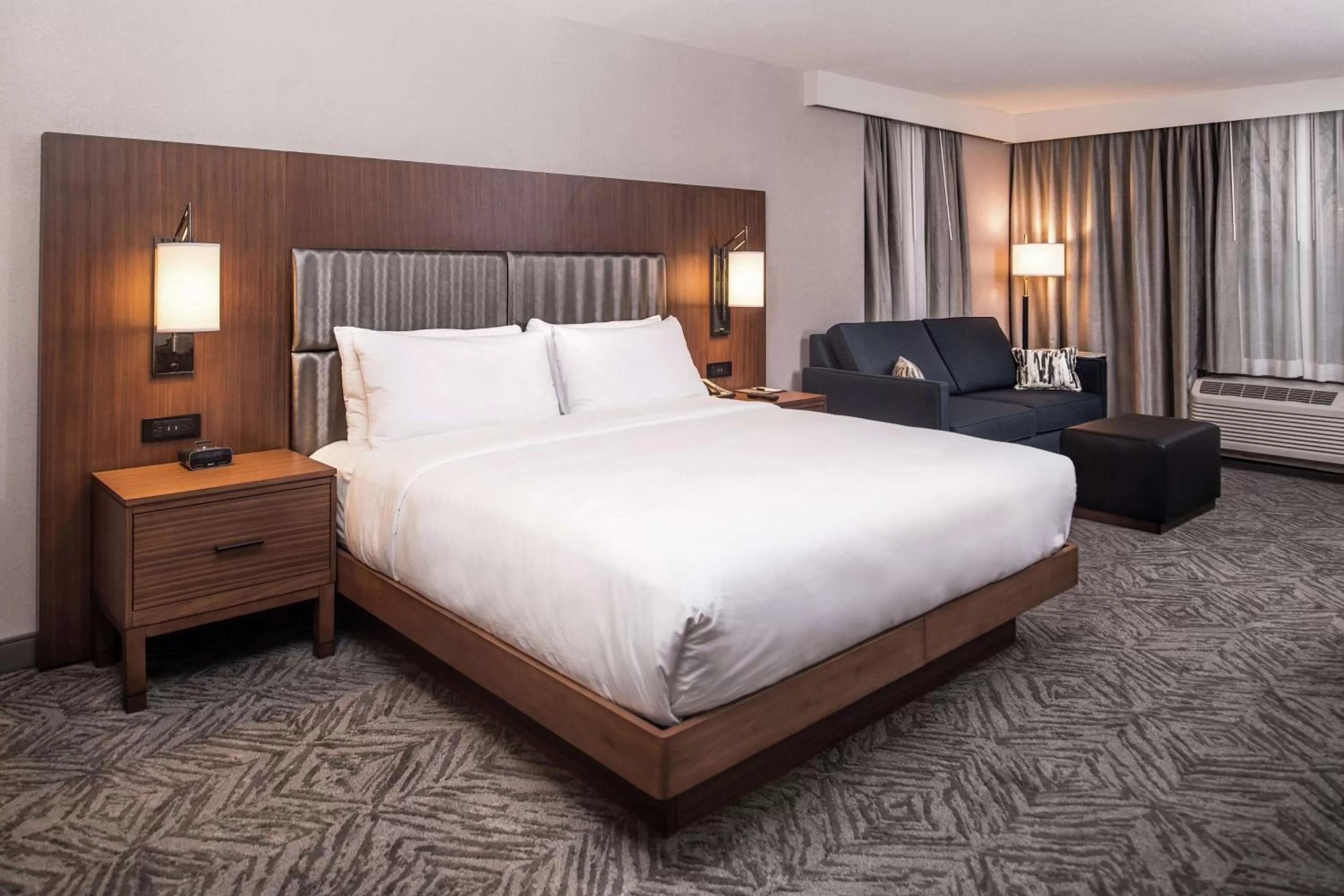 Corner King Suite in Doubletree By Hilton Lafayette East