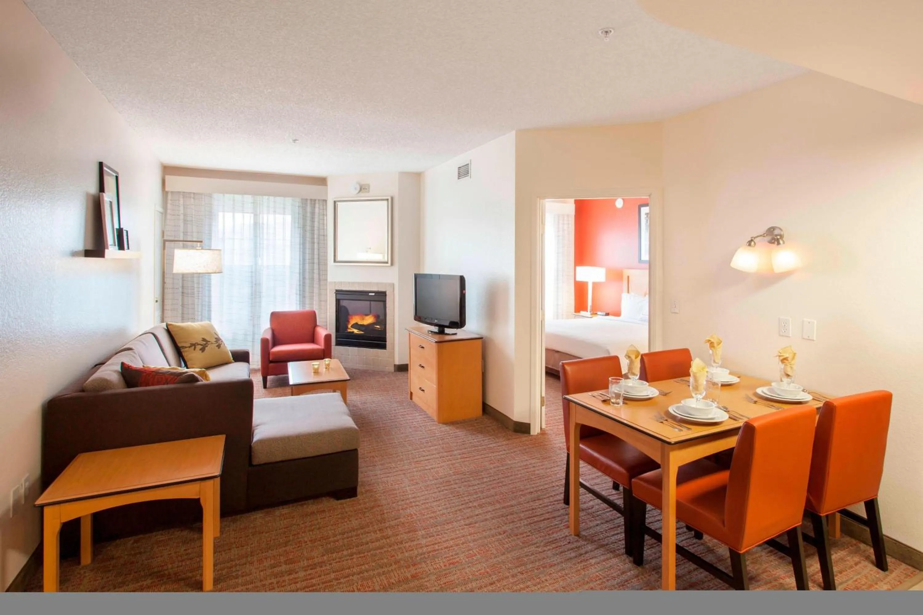 Two Bedroom Suite - Two Kings - Fireplace - Jetted Tub in Sonesta ES Suites Phoenix Goodyear