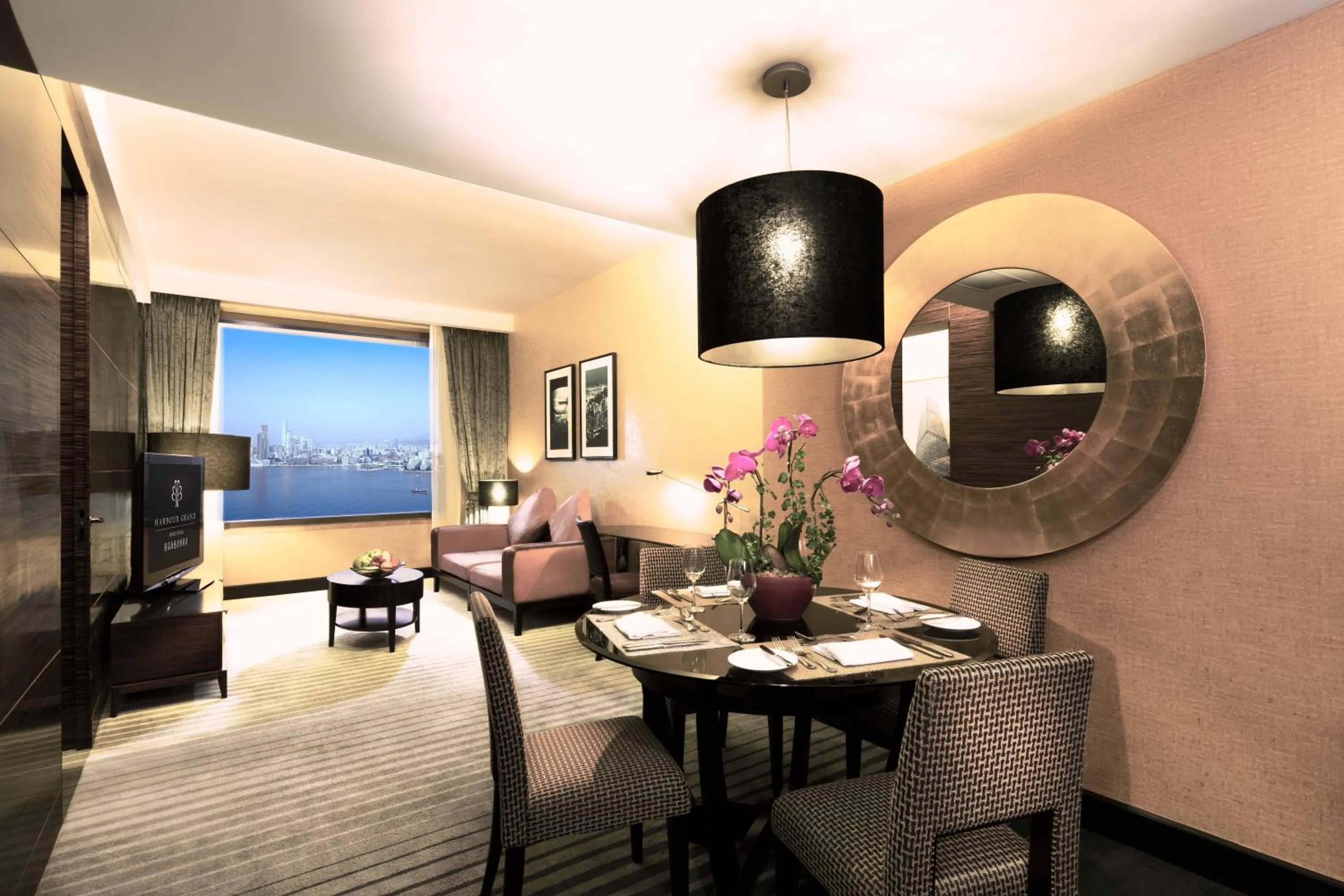 Executive King or Twin Suite with Harbor View  in Harbour Grand Hong Kong
