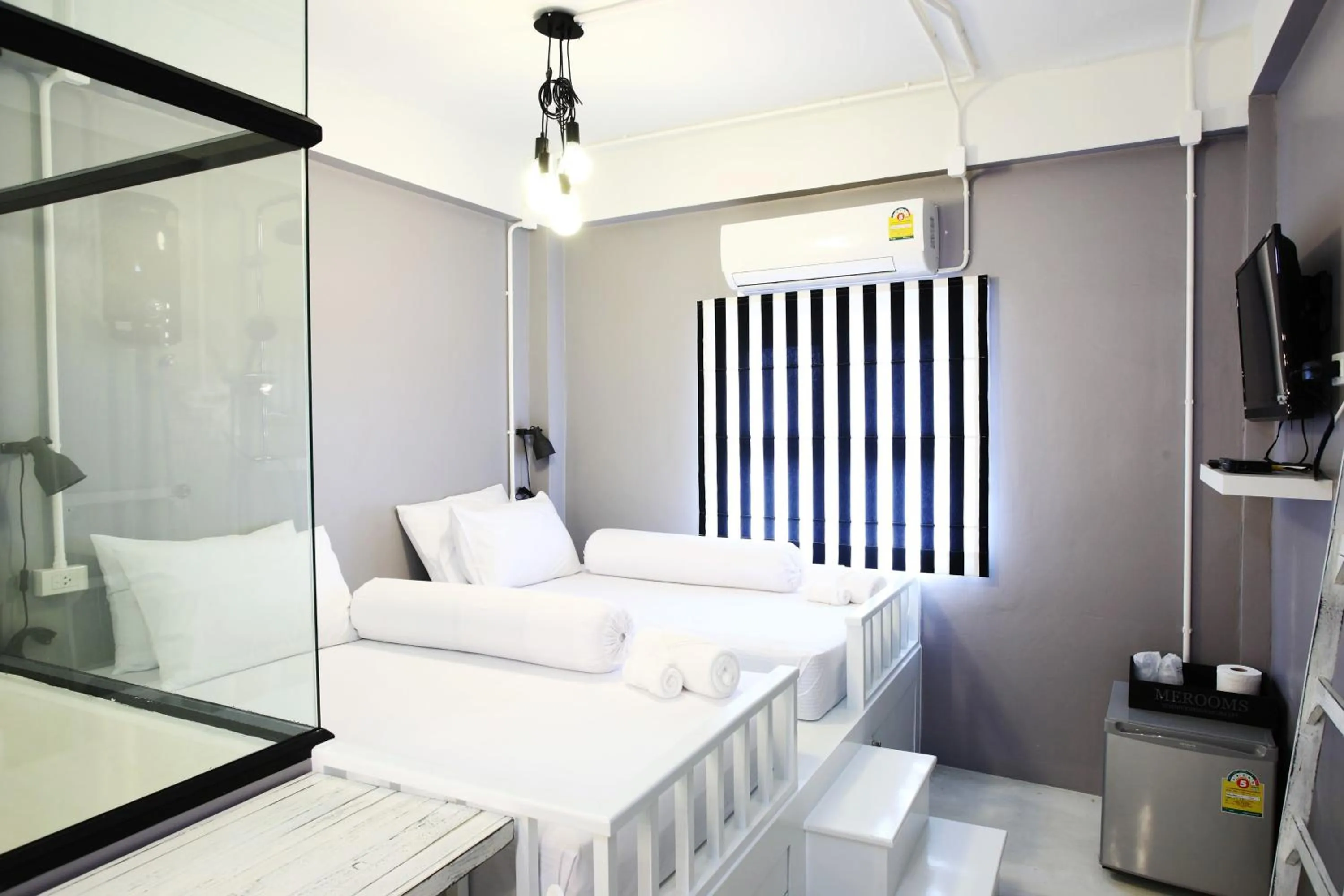 Standard Twin Room in Meroom