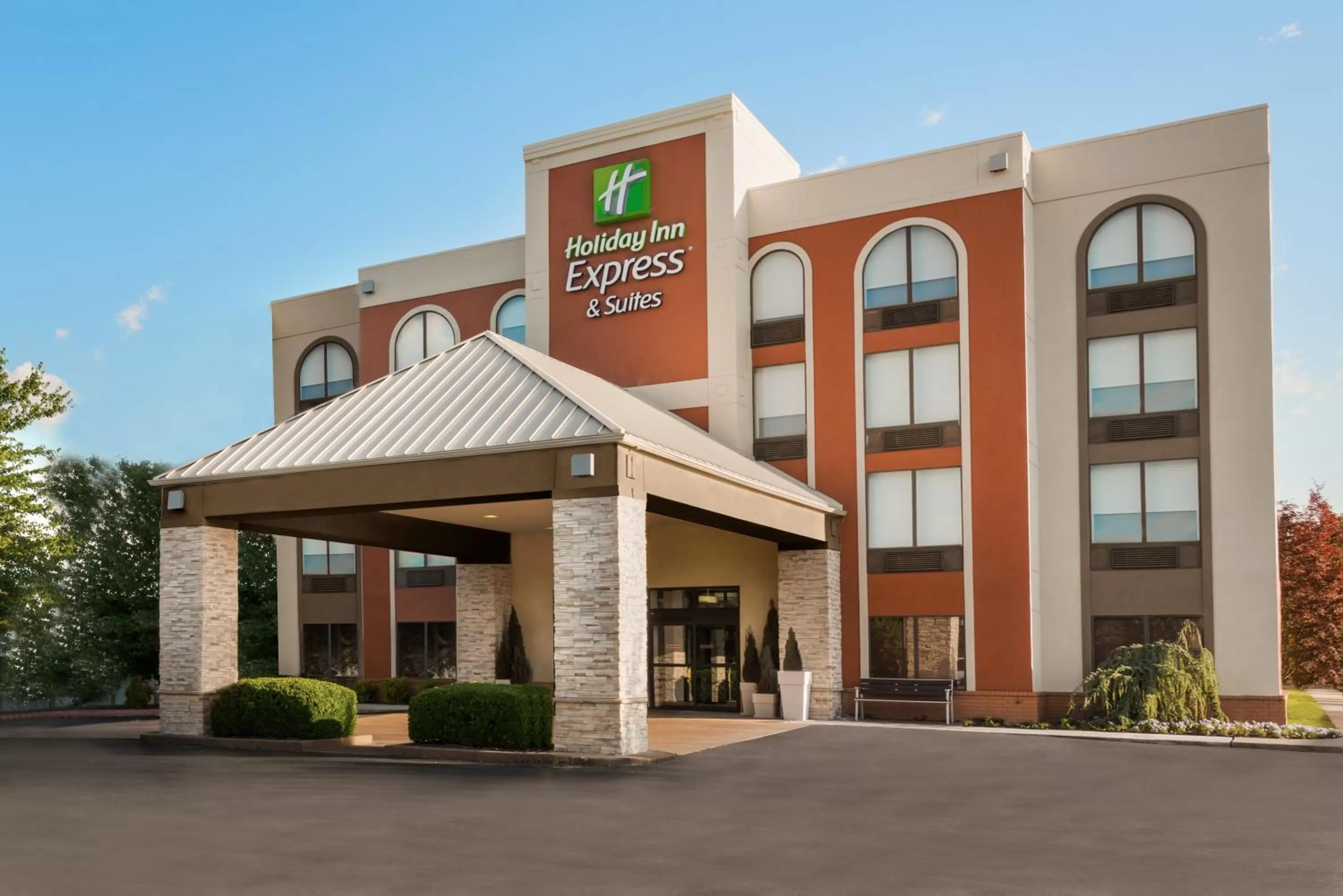 Holiday Inn Express Hotel & Suites Bentonville by IHG
