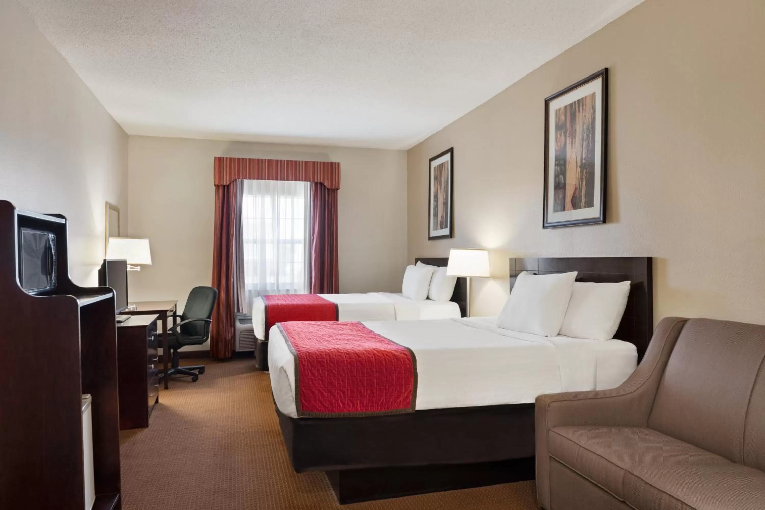 Deluxe Queen Room with Two Queen Beds - Non-Smoking in Ramada by Wyndham Elizabethtown