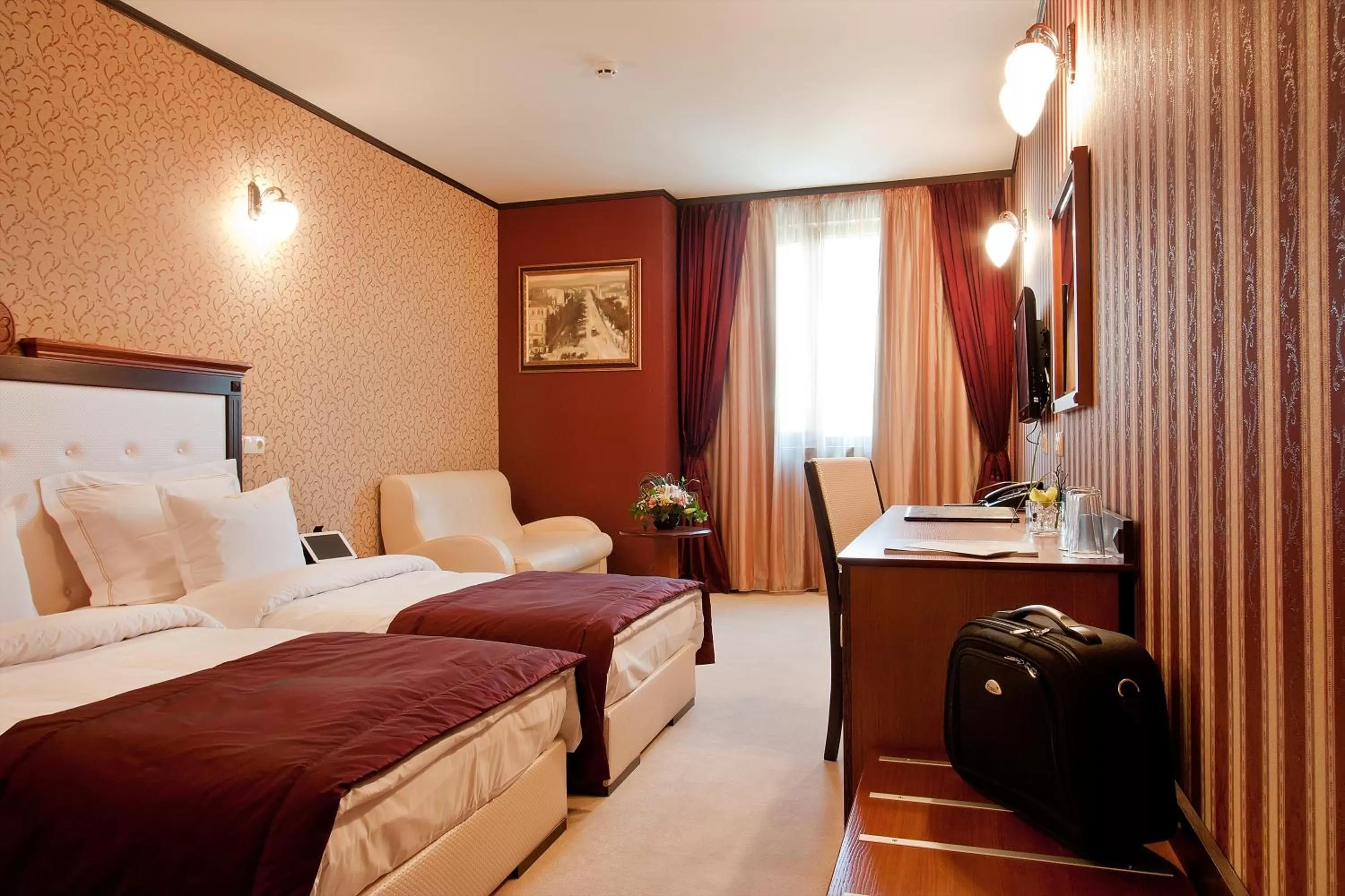 Bed in Best Western Plus Bristol Hotel