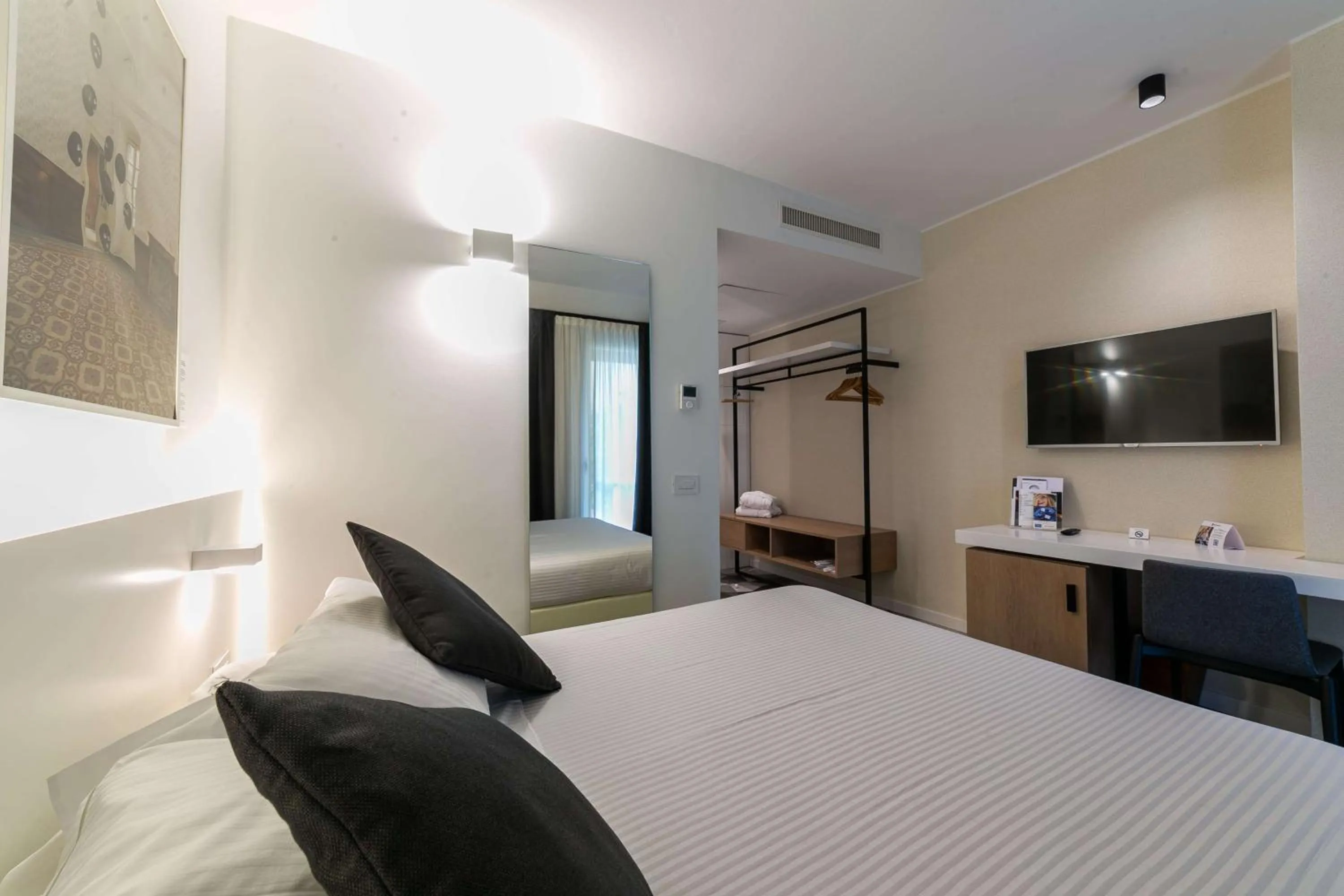 Superior Queen Room - single occupancy in Hotel Cappello D'Oro, BW Signature Collection