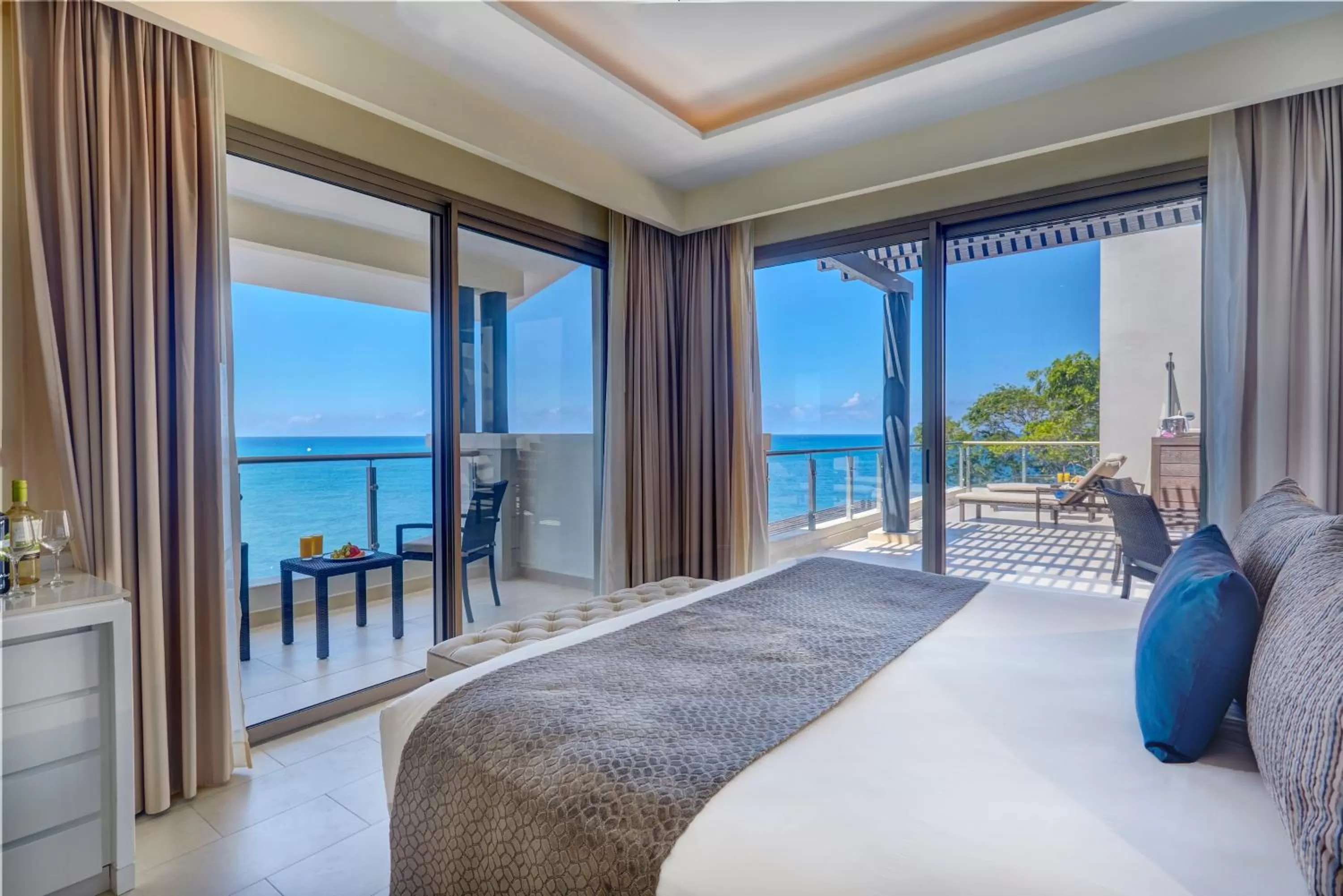 Luxury Penthouse One Bedroom Suite Ocean View Terrace Hot Tub DC  in Royalton Negril, An Autograph Collection All-Inclusive Resort
