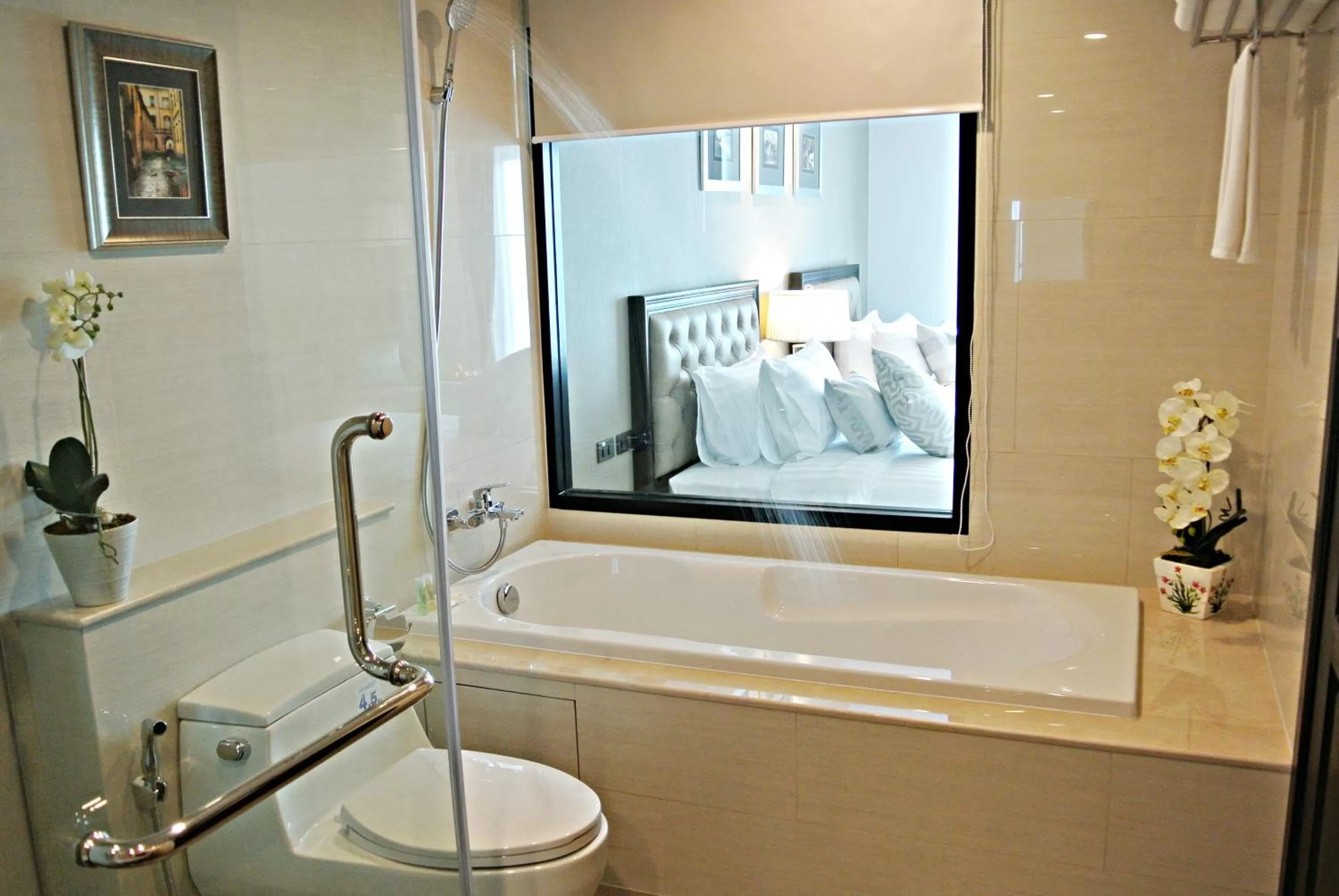 Twin Room with Bath in SN Plus Hotel - SHA Plus