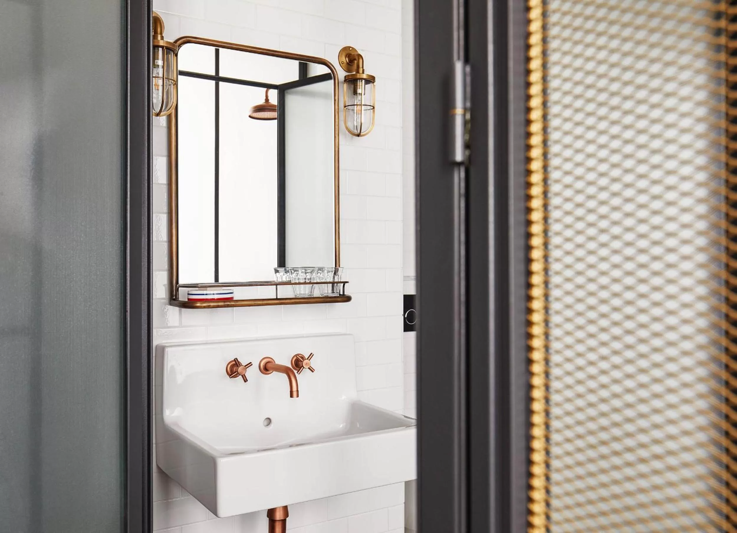 Roomy with Garden View in The Hoxton, Paris