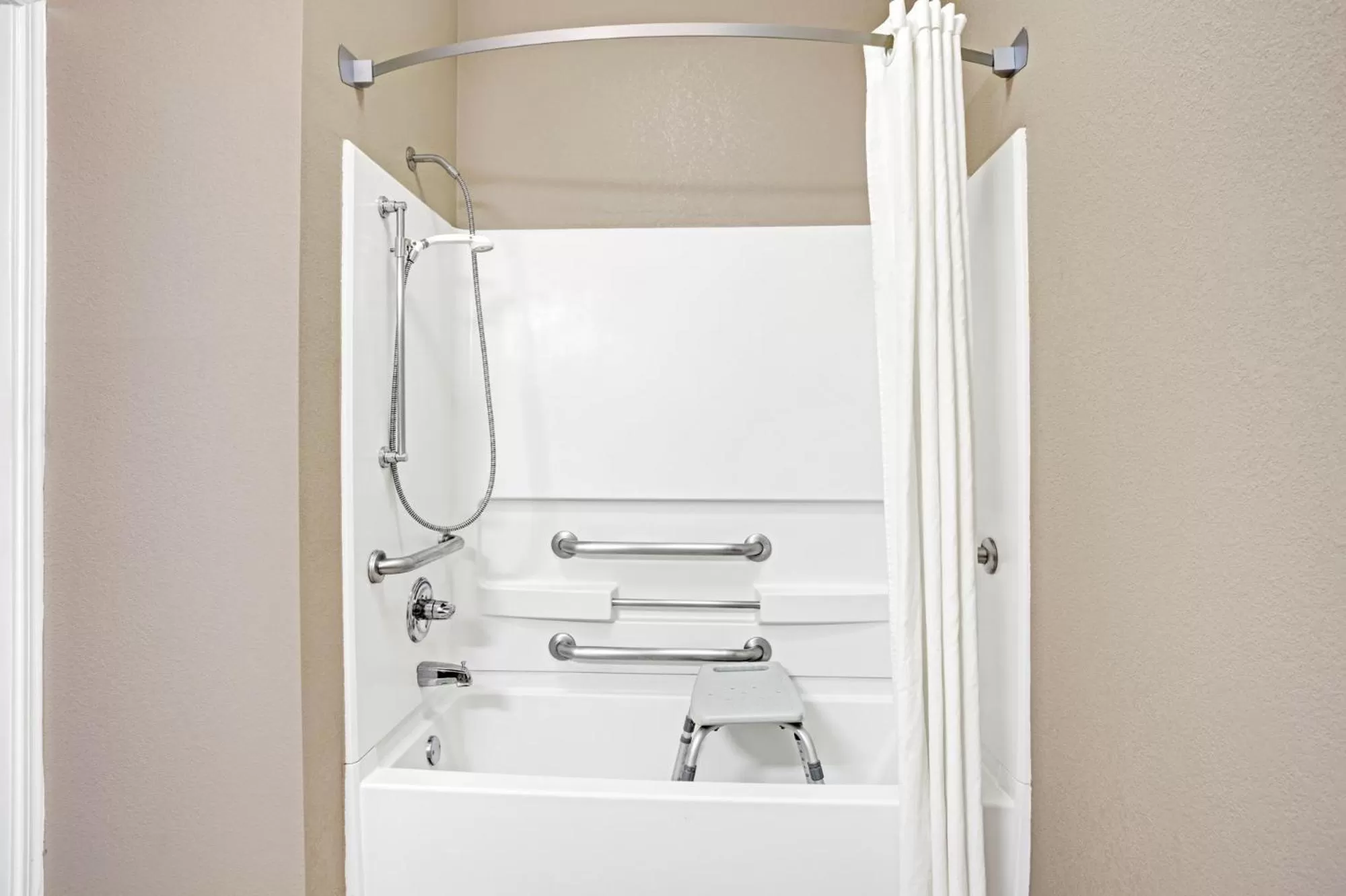 King Room - Mobility Access/Non-Smoking in Super 8 by Wyndham Hernando