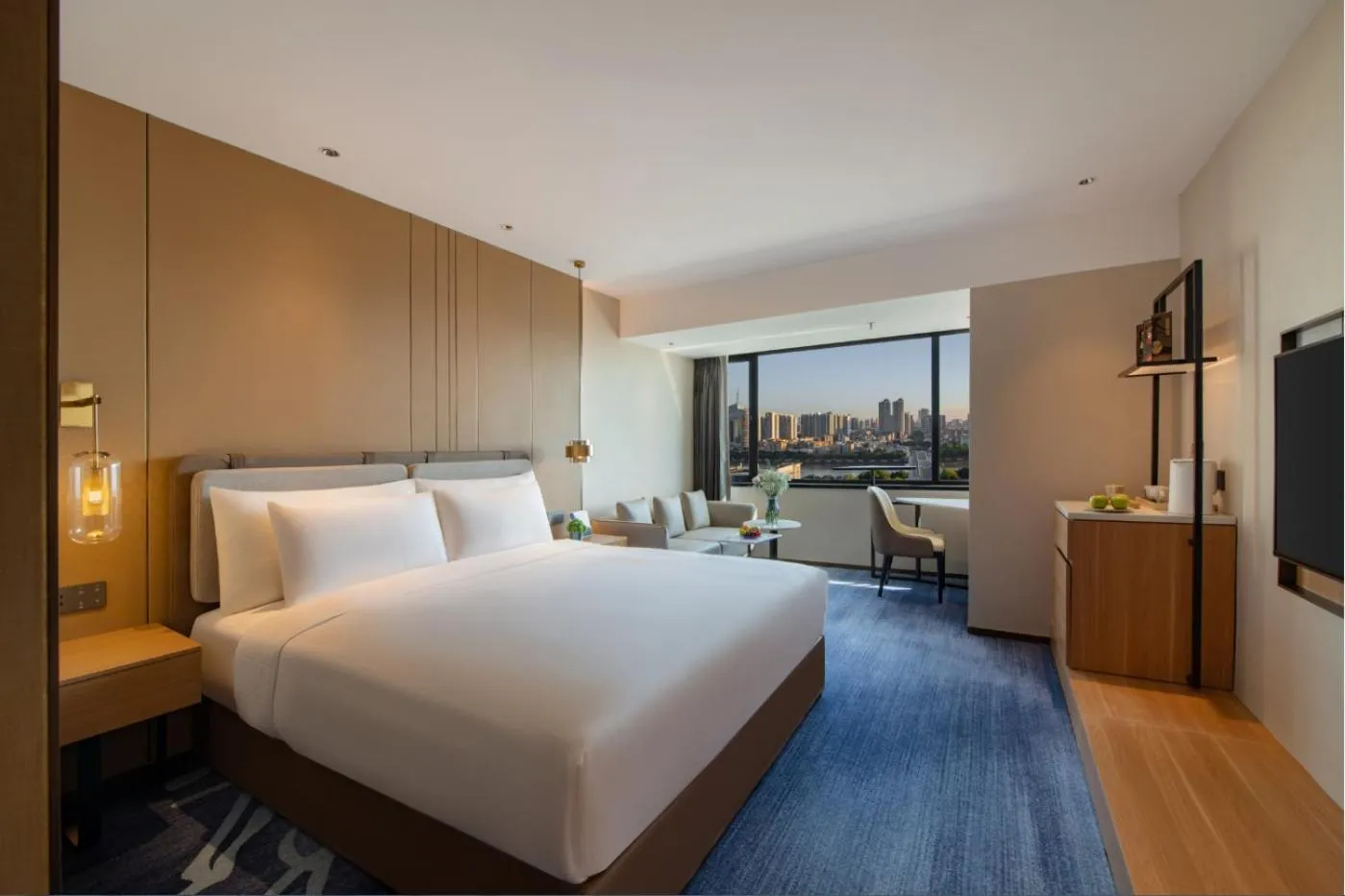 Deluxe King Room With River View in Guangzhou Hotel