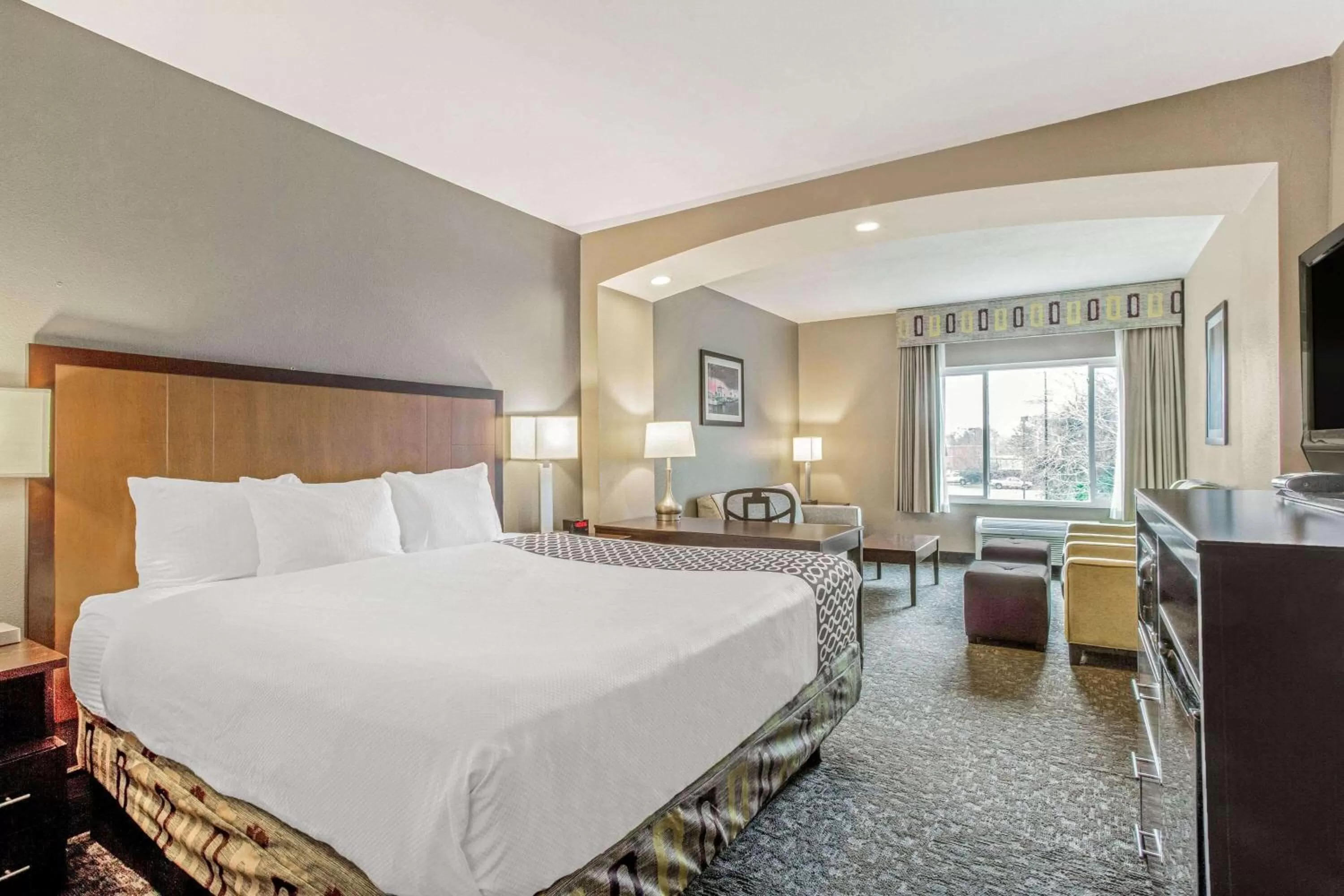 Deluxe King Room - Non-Smoking in La Quinta by Wyndham Biloxi