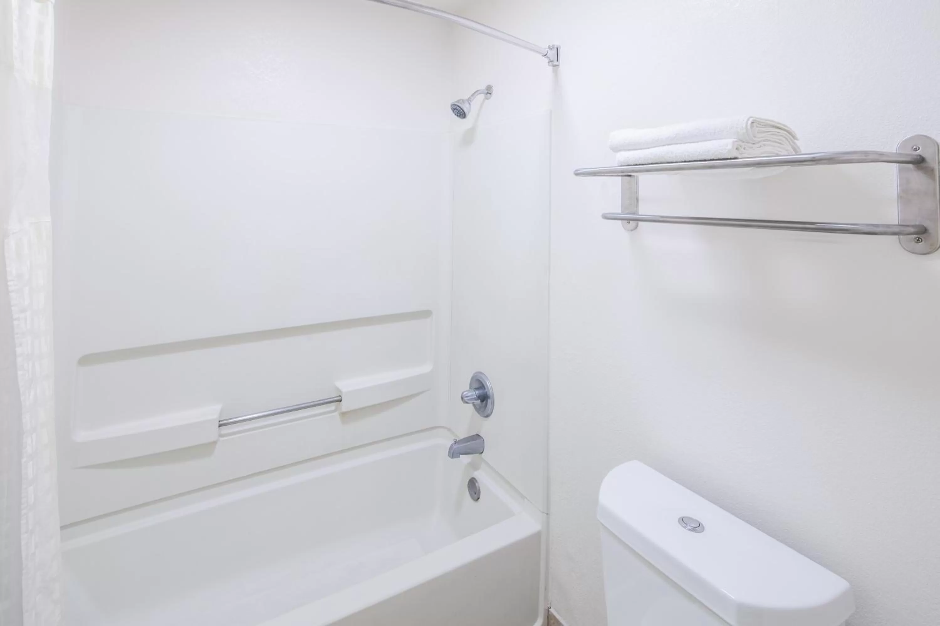 King Room - Non-Smoking in Howard Johnson by Wyndham Vicksburg