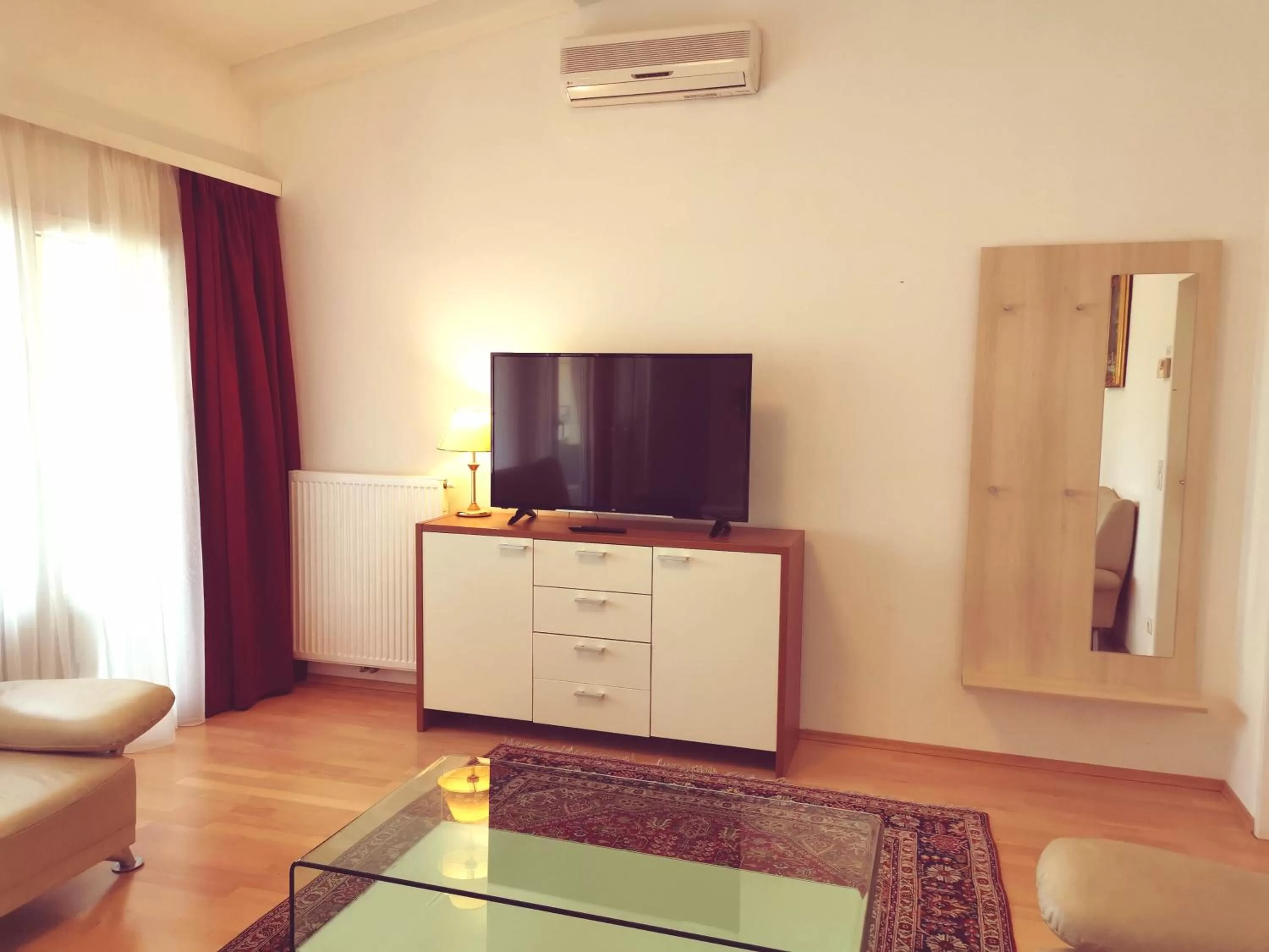 Deluxe Apartment with Balcony and City View in Hotel Haydn