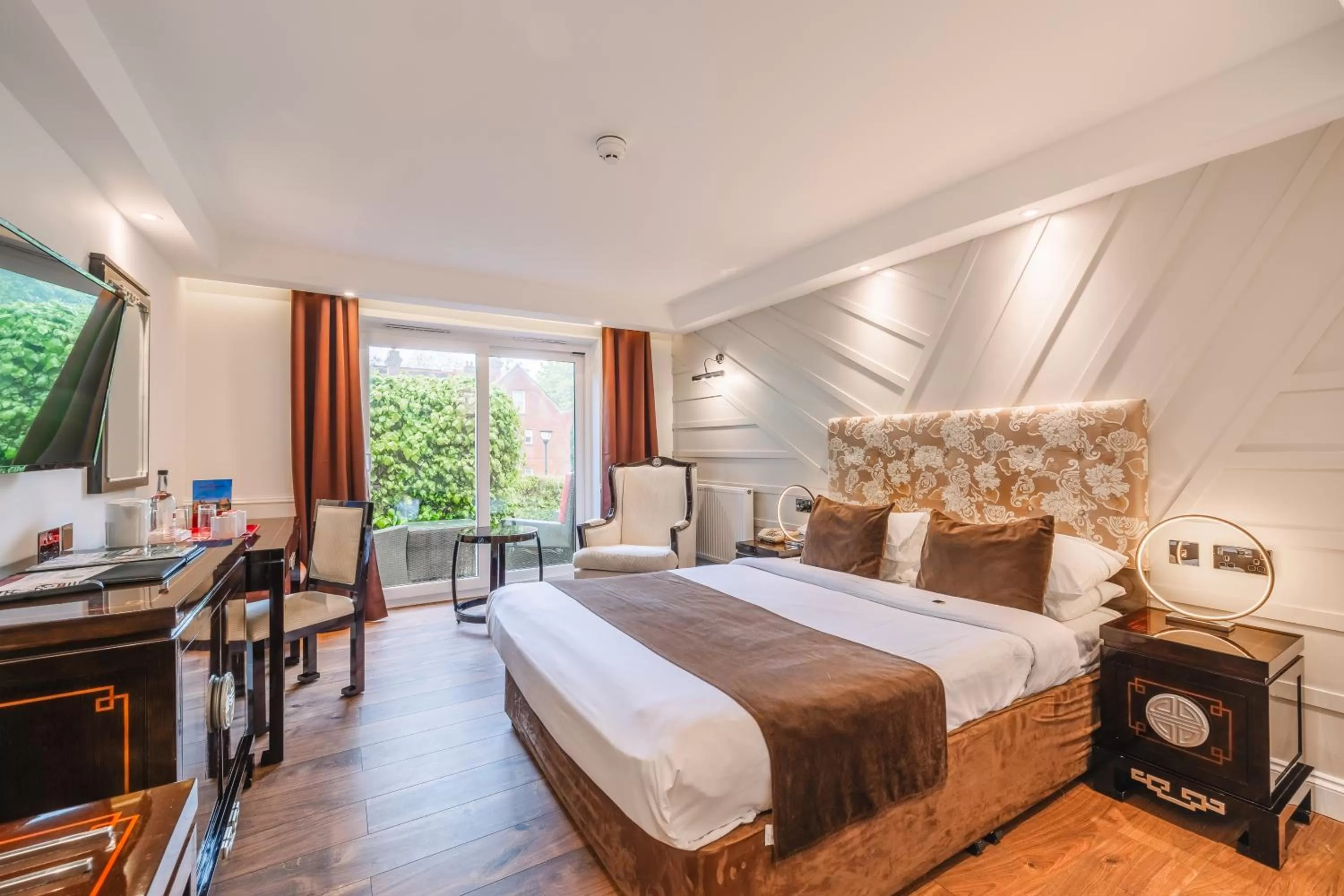 Garden Double Room with Patio in Muthu Belstead Brook Hotel