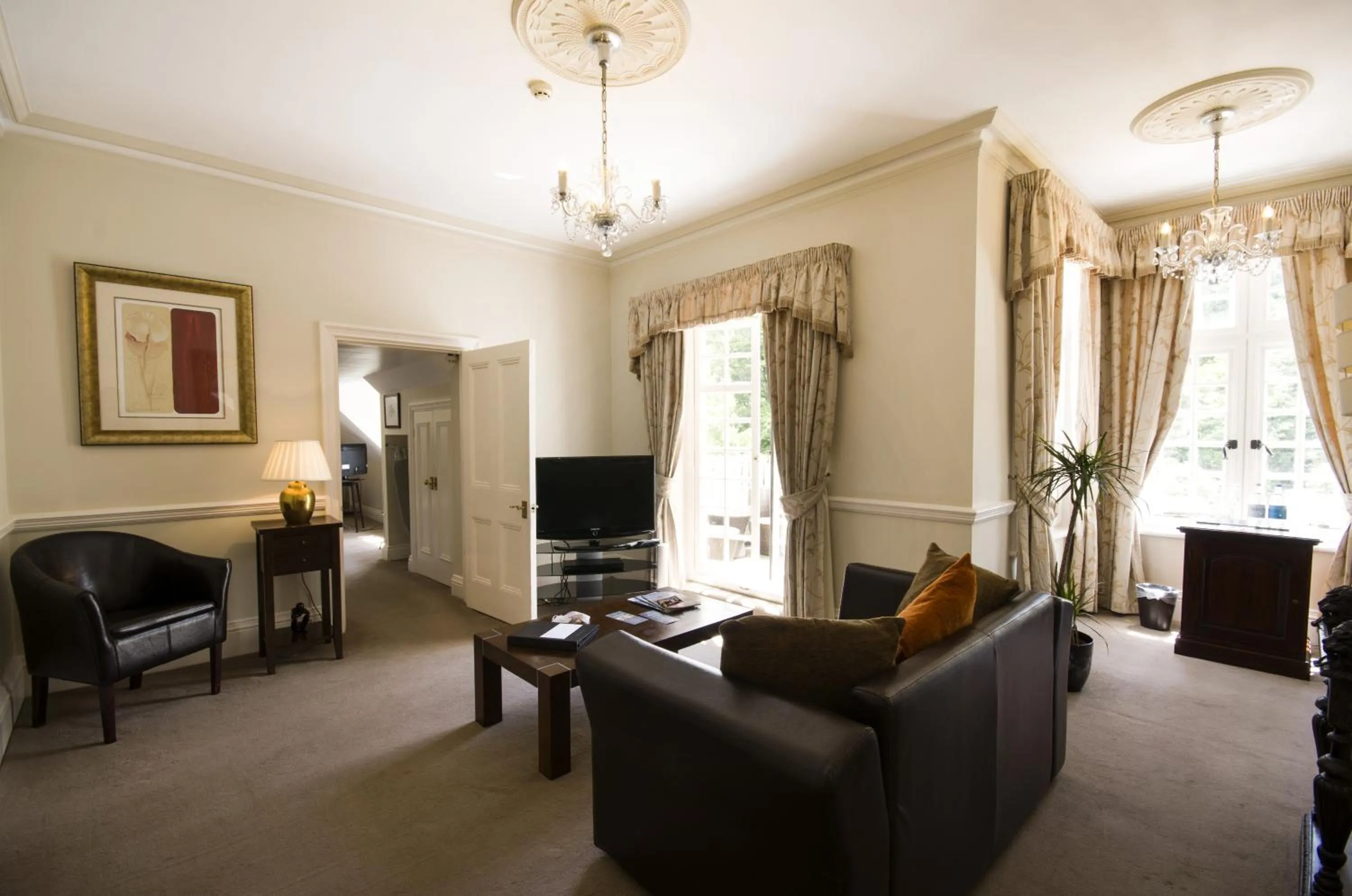 Luxury Suite with Spa Bath in Chateau La Chaire