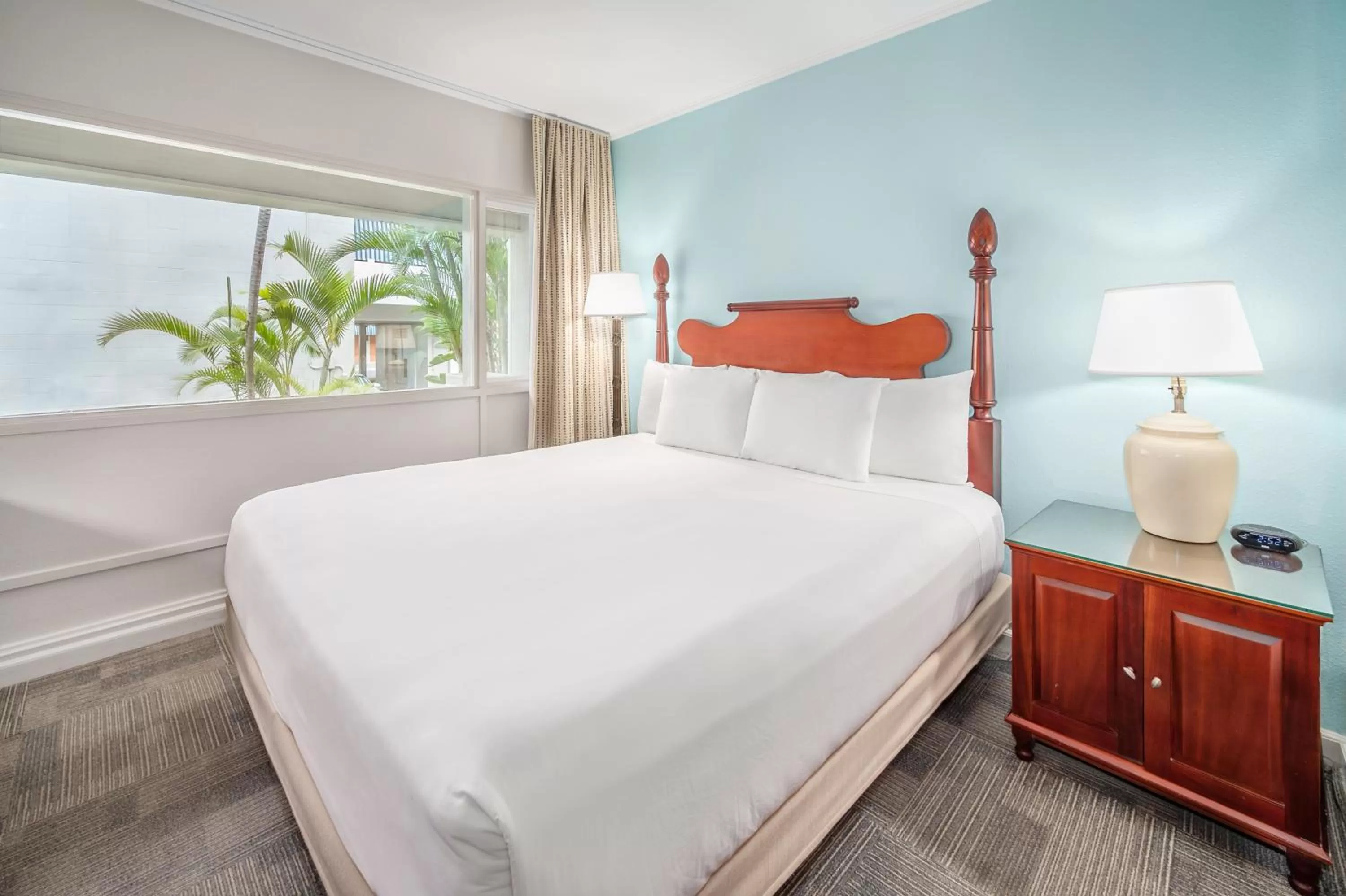 Double Room in Maui Beach Hotel