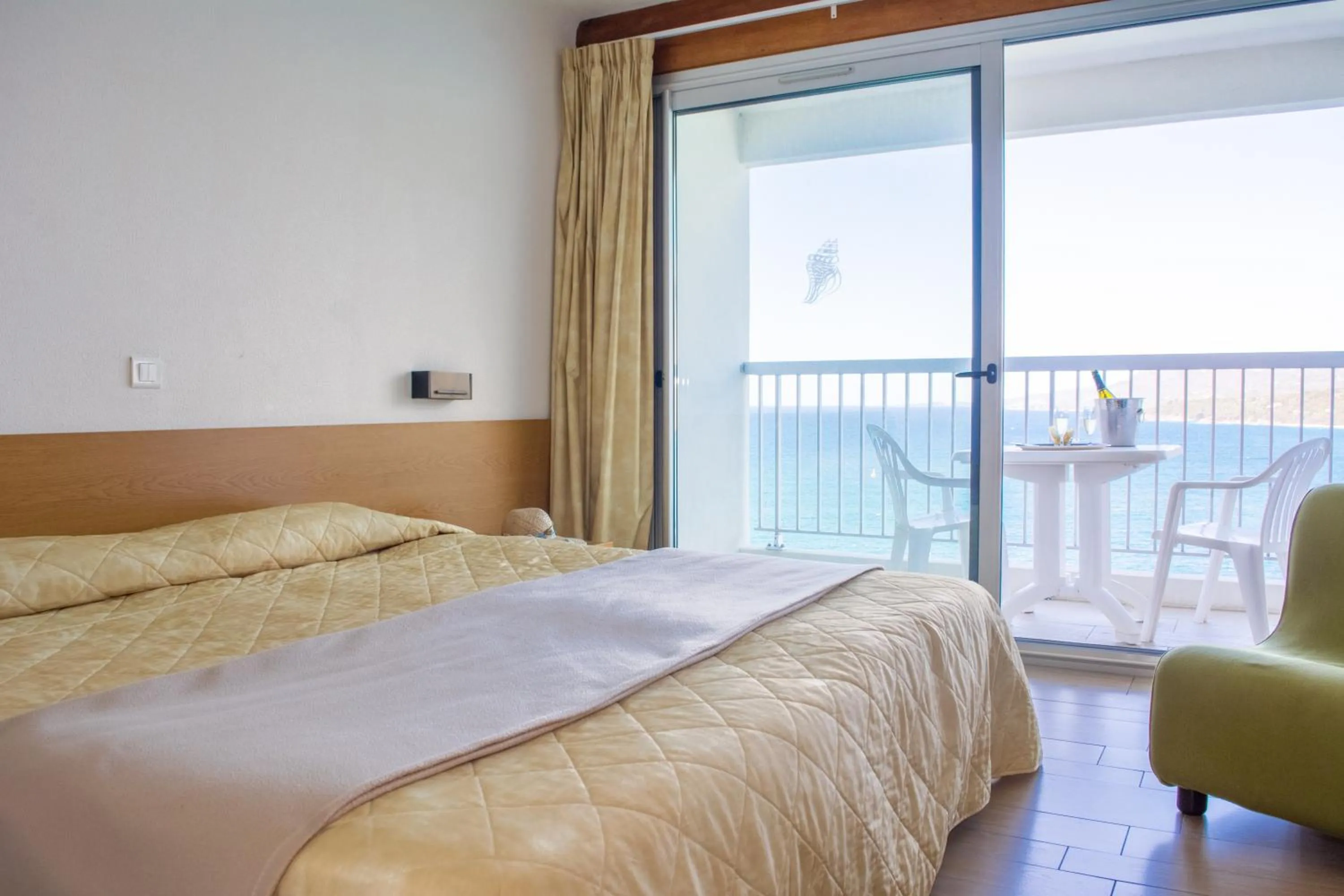 Mare Double Room in Hotel Roc E Mare