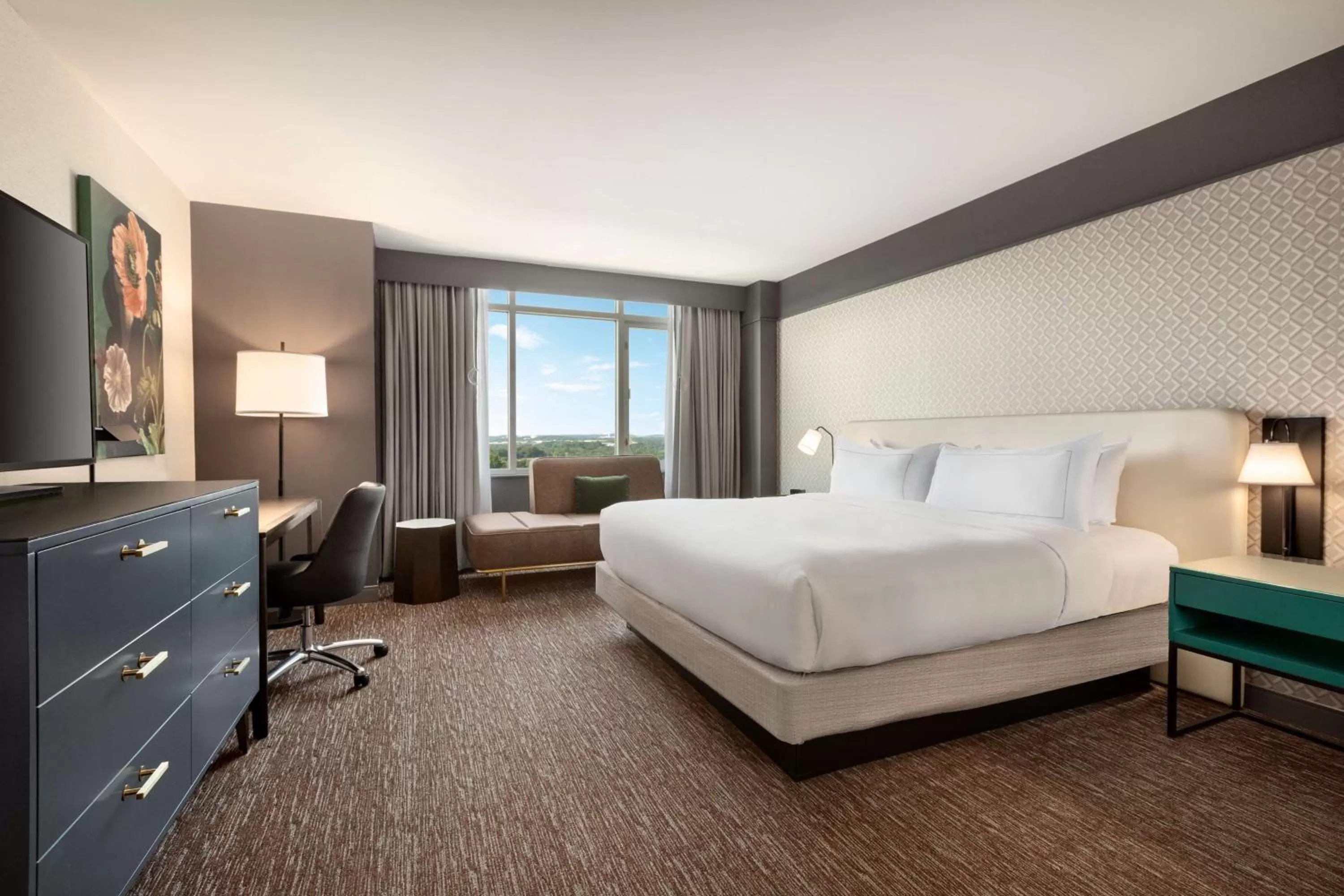 Executive Floor King Room in Hilton Baltimore BWI Airport