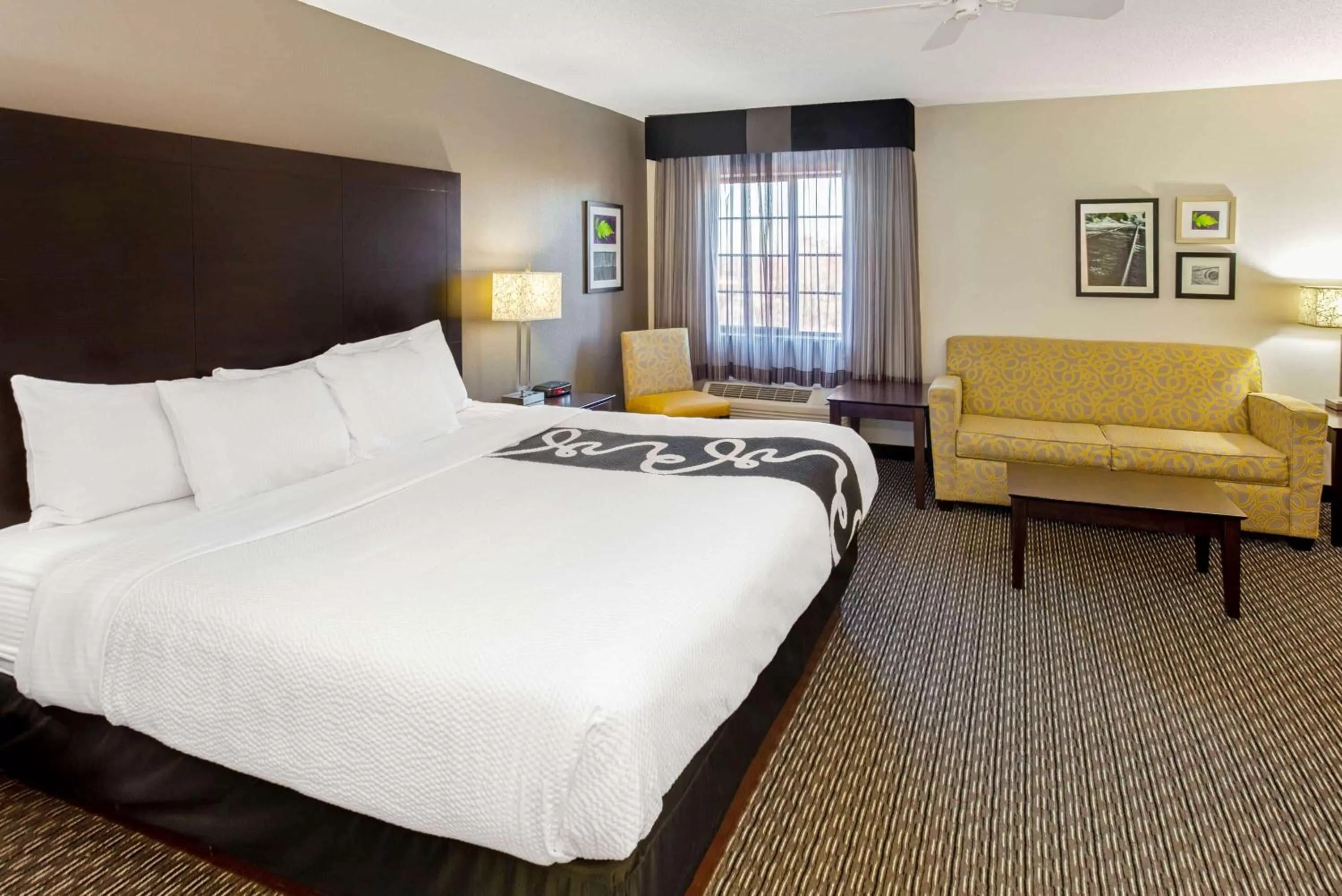 Executive King Room in La Quinta by Wyndham Milwaukee Delafield