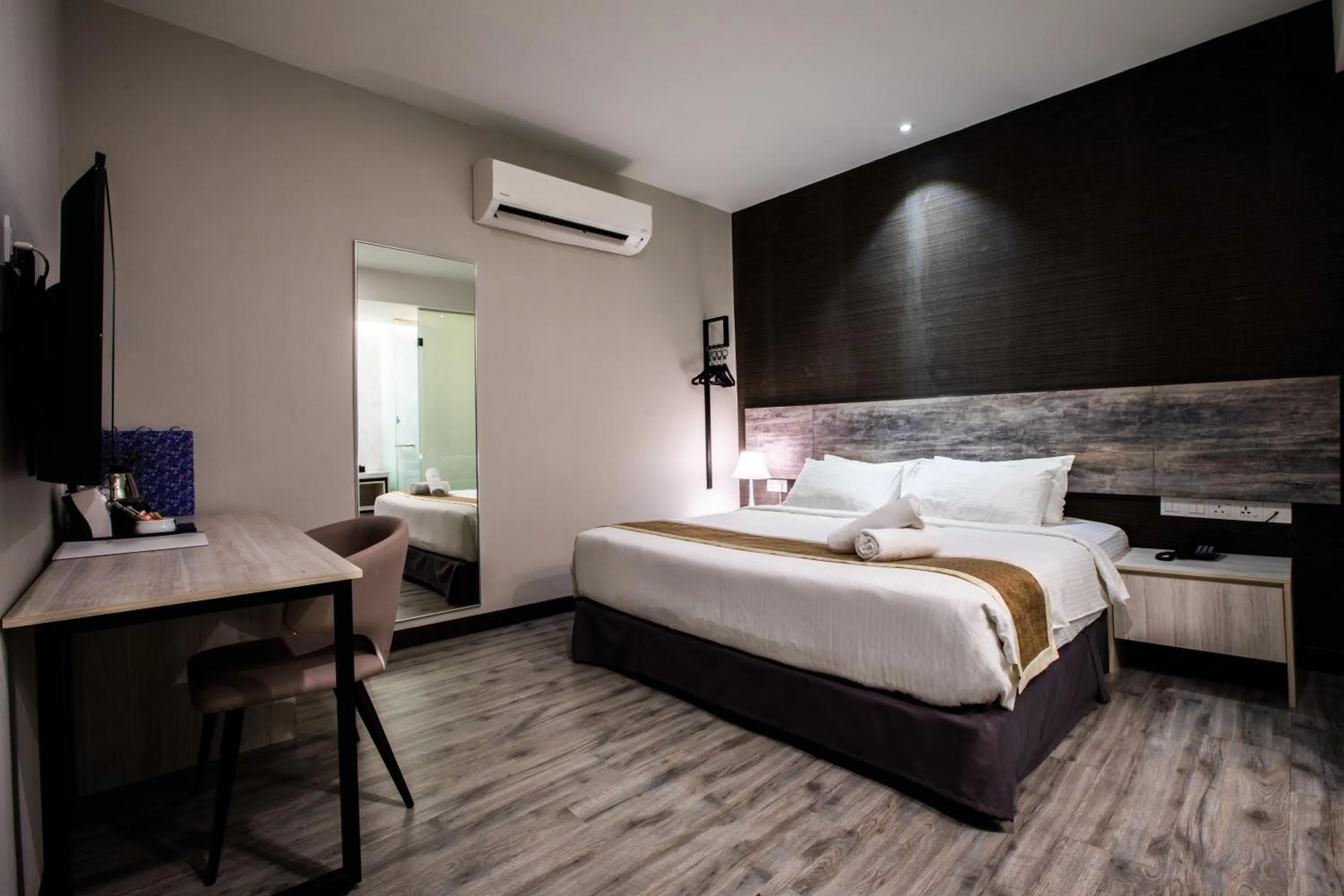 Superior King Room in The Leverage Business hotel (Skudai)