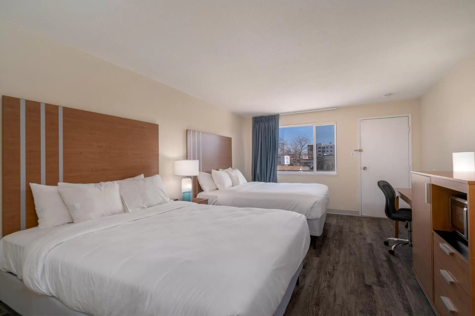 Queen Room with Balcony in Nevada Flats Hotel