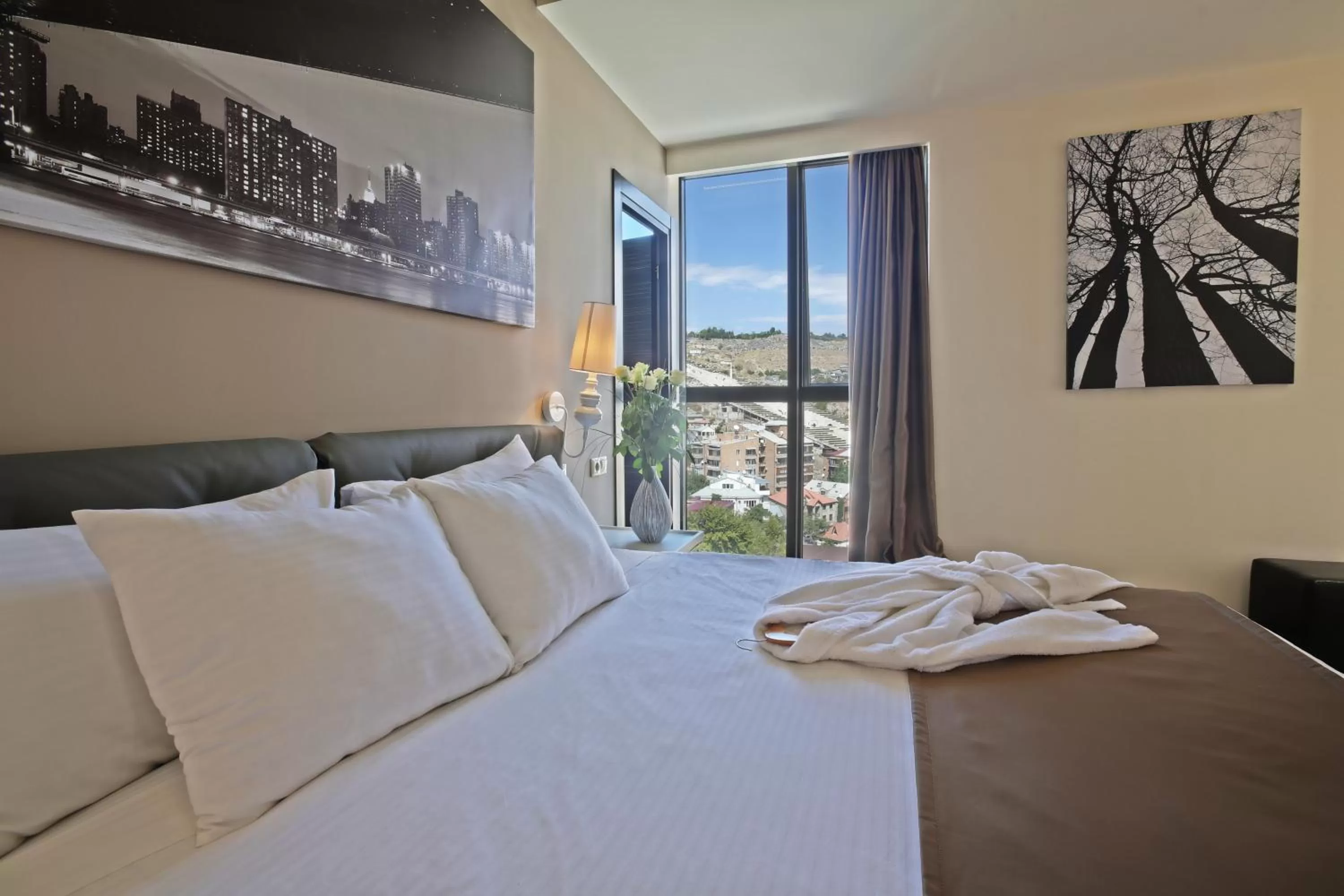 Suite - single occupancy in Opera Suite Hotel