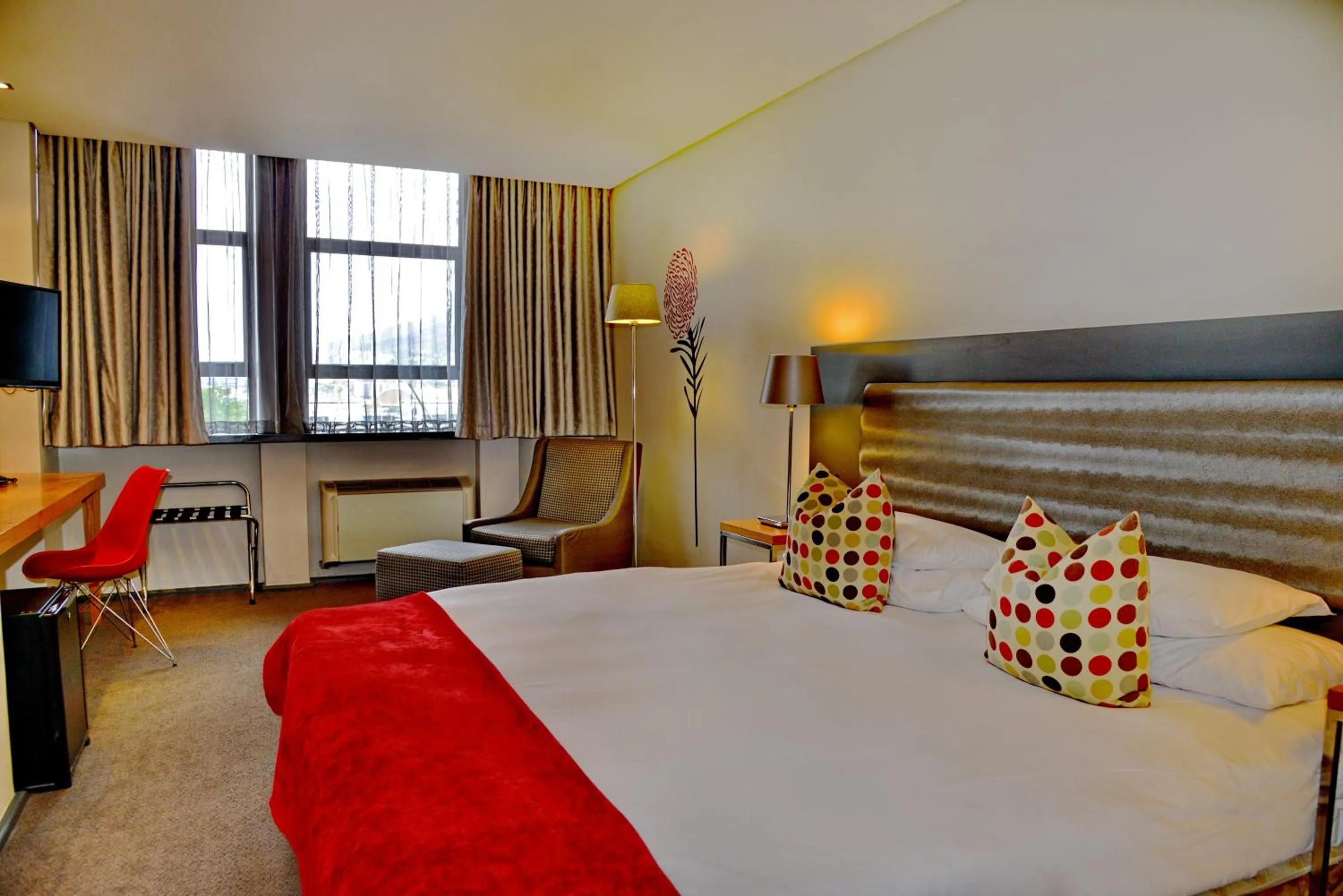 Superior Deluxe Room in Fountains Hotel Cape Town