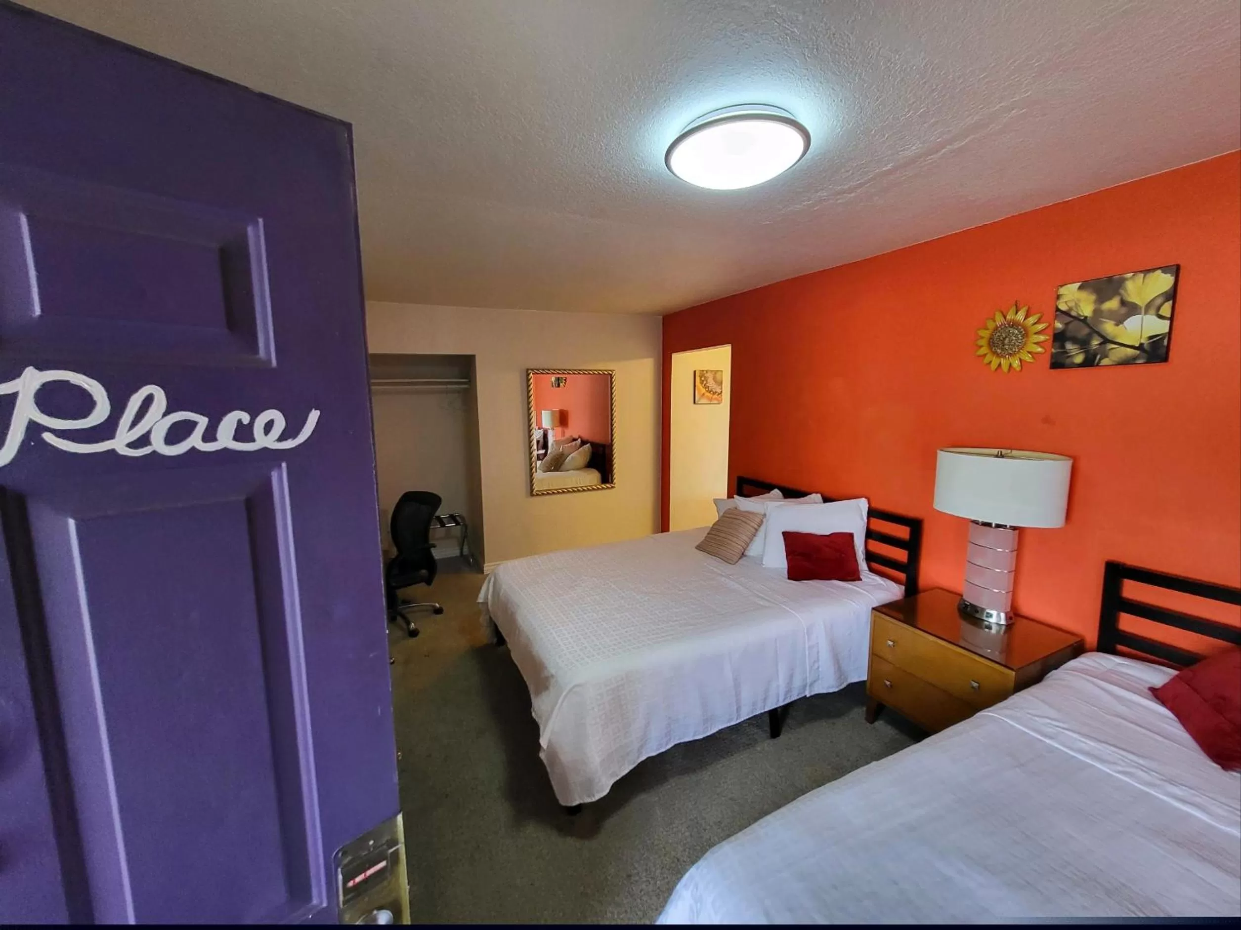 Premium 2 Queen Bed in Rose's Motel